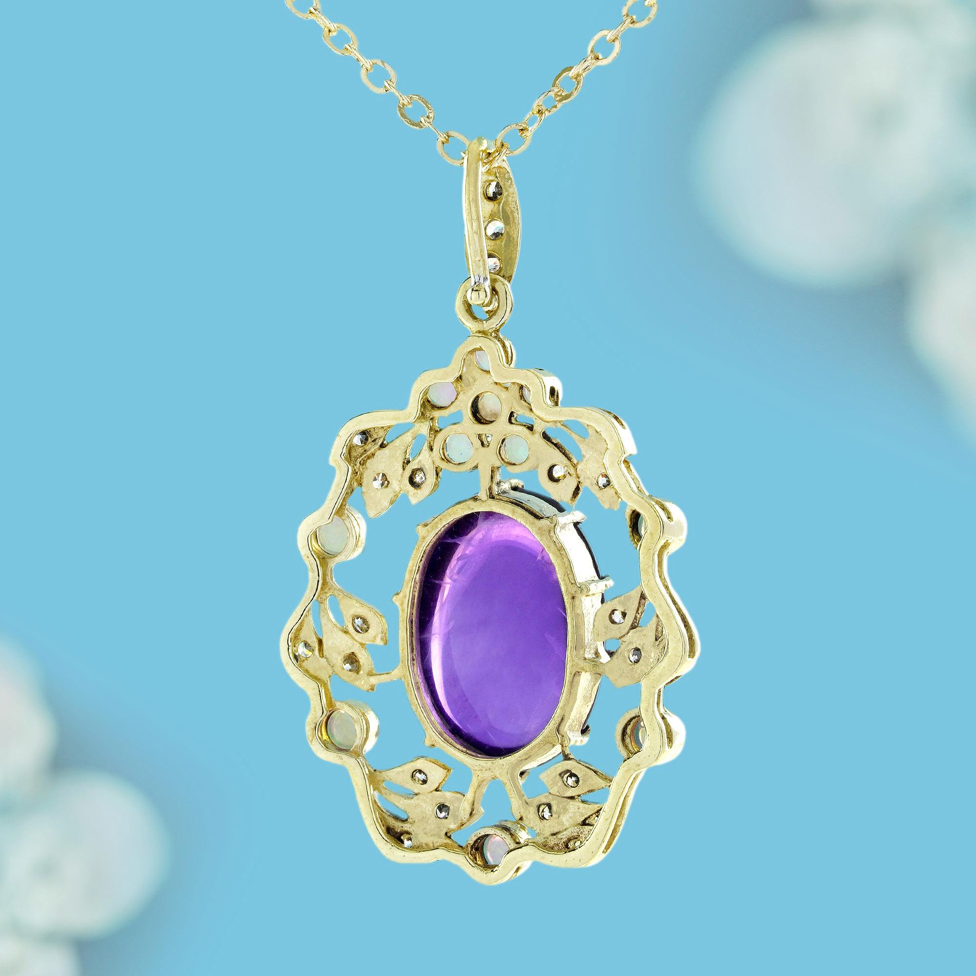 Cabochon Ciondolo in oro giallo 9K con ametista, opale e diamante in stile Vintage in vendita