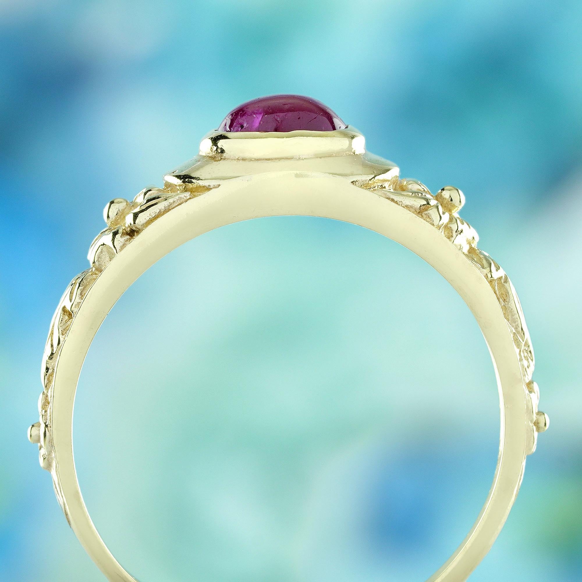 9K Yellow Gold Cabochon Ruby Vintage Style Floral Motif Band Ring In New Condition For Sale In Bangkok, TH