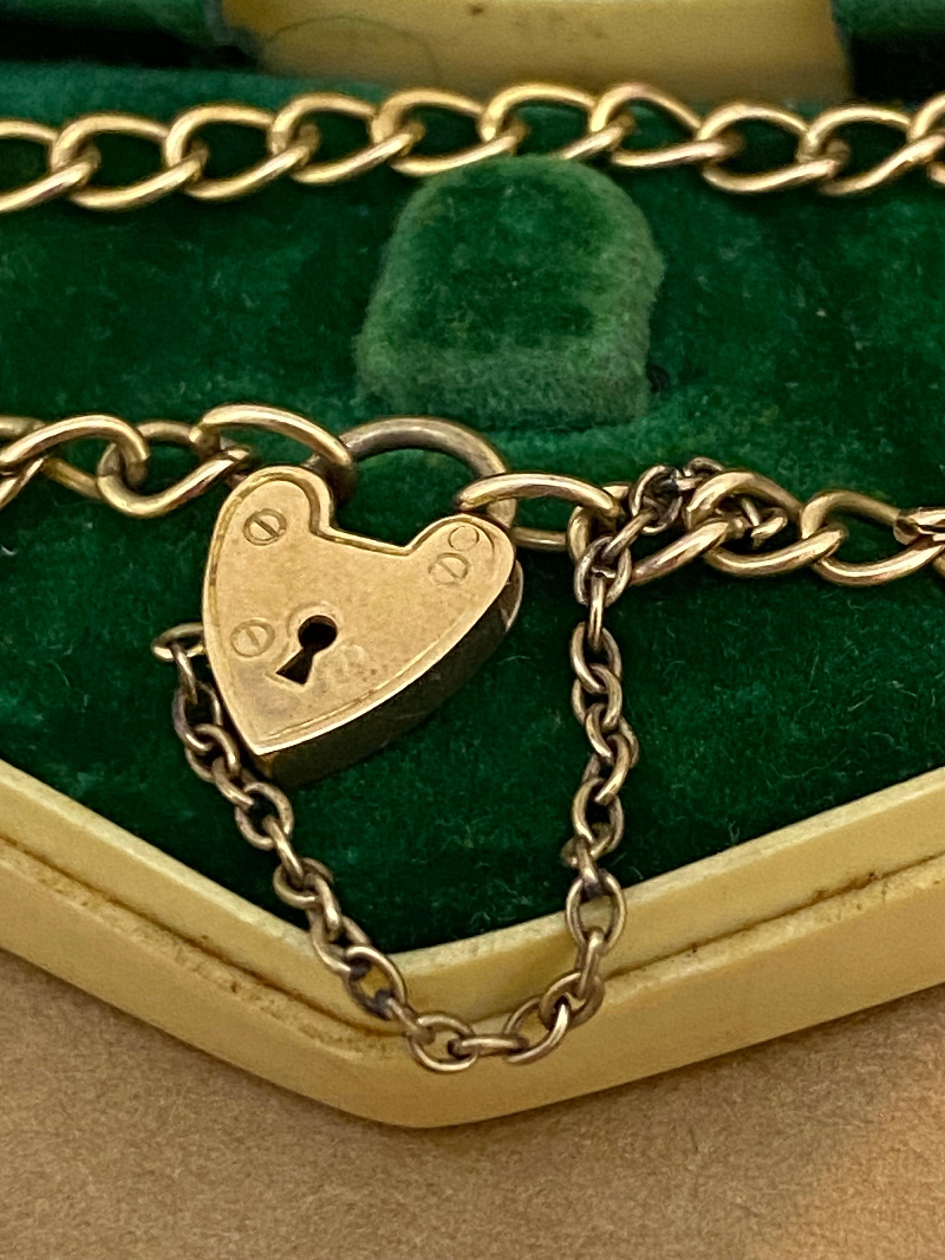 9K Yellow Gold Christening Baby Padlock Bracelet by Rodd, 12.5cm Long. In Excellent Condition For Sale In MELBOURNE, AU