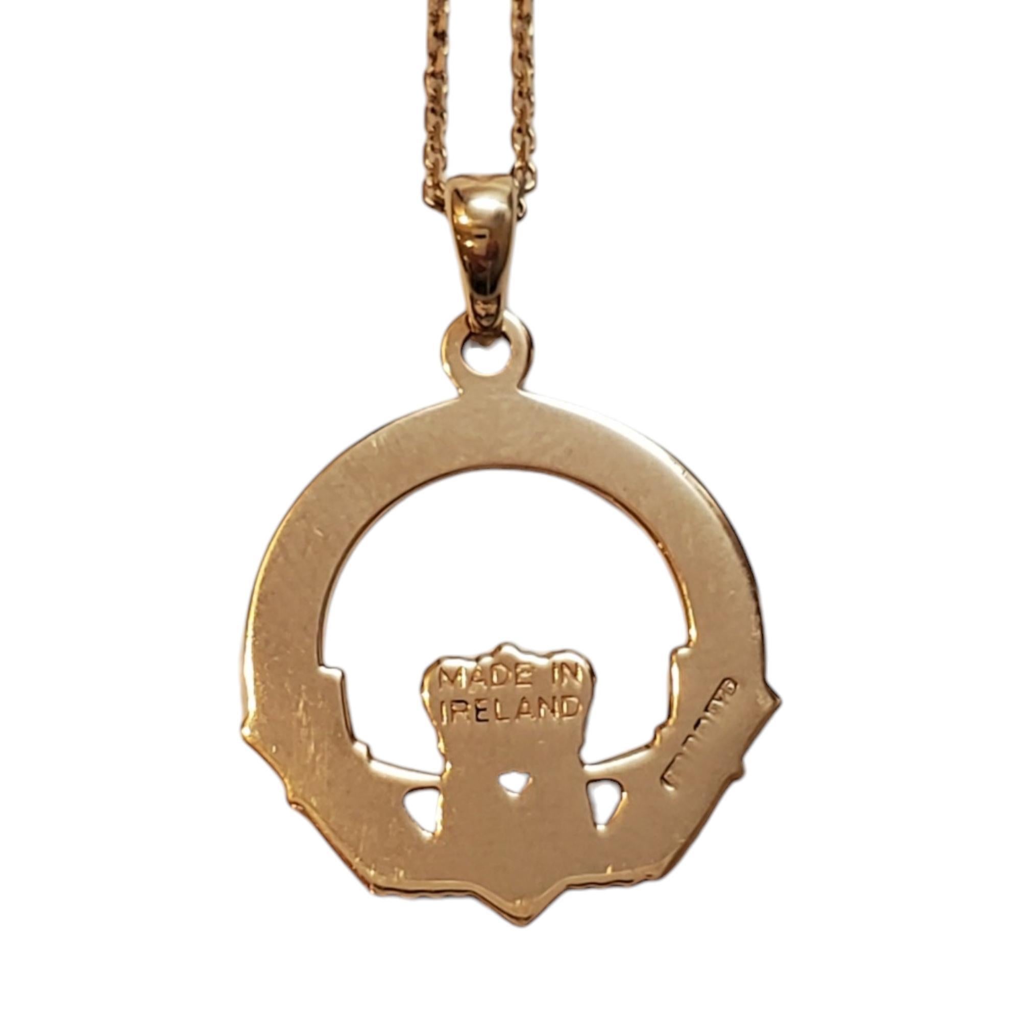 9K Yellow Gold Claddagh Pendant Necklace With Chain

Wrap yourself in Celtic charisma with our 9K Yellow Gold Claddagh Pendant Necklace—a piece that whispers tales of love, loyalty, and a touch of Irish enchantment.

Hallmark: Made in Ireland