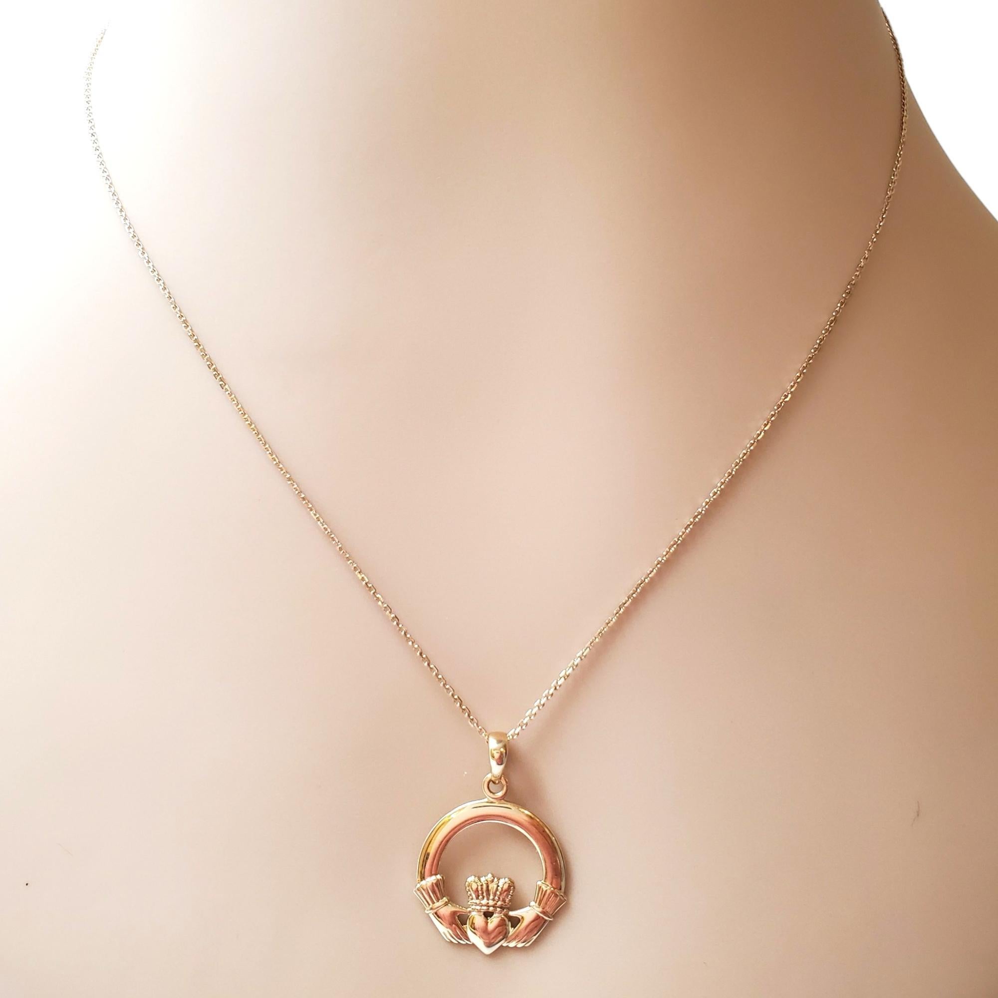 9K Yellow Gold Claddagh Pendant Necklace #17890 For Sale 2