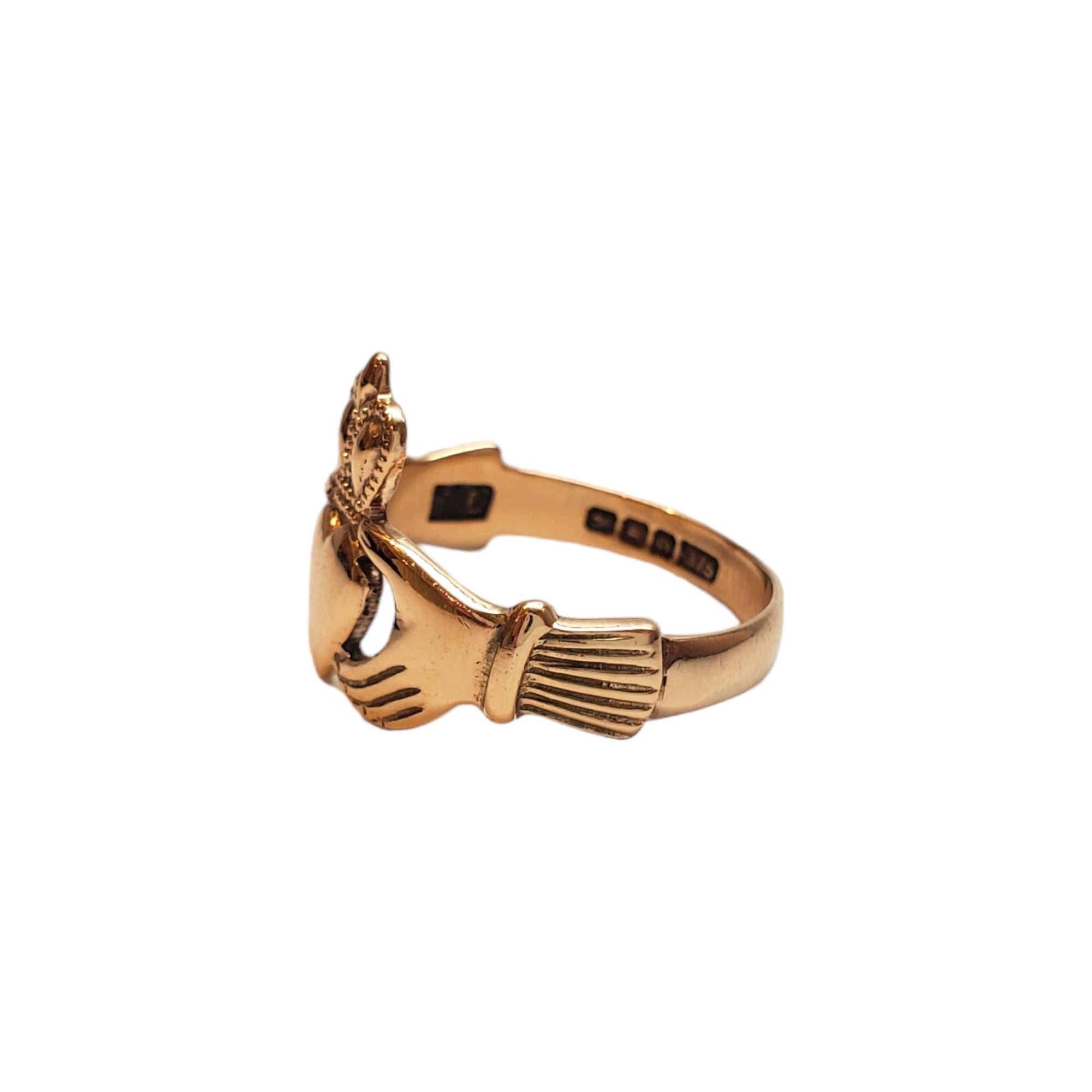 9K Yellow Gold Claddagh Ring

Traditional Irish Claddagh ring in 9K yellow gold.

Hallmark: .375

Weight: 1.81 dwt/ 2.81 g

Ring Size: 6.5

Shank: 2.76 mm

Very good condition, professionally polished.

Will come packaged in a gift box or pouch