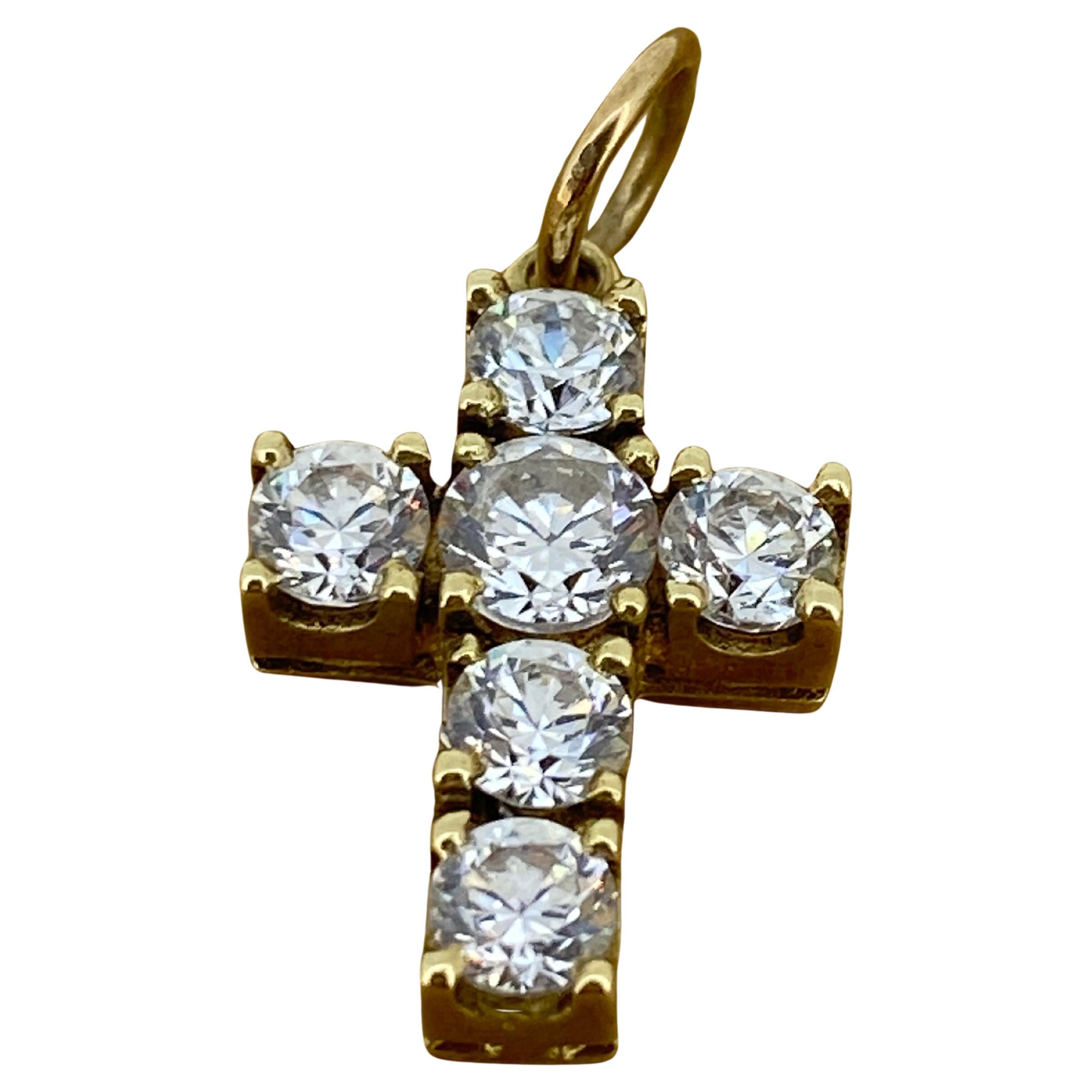 9K Yellow Gold & CZ (Cubic Zirconia) Cross / Crucifix Pendant - 25mm x 13mm.