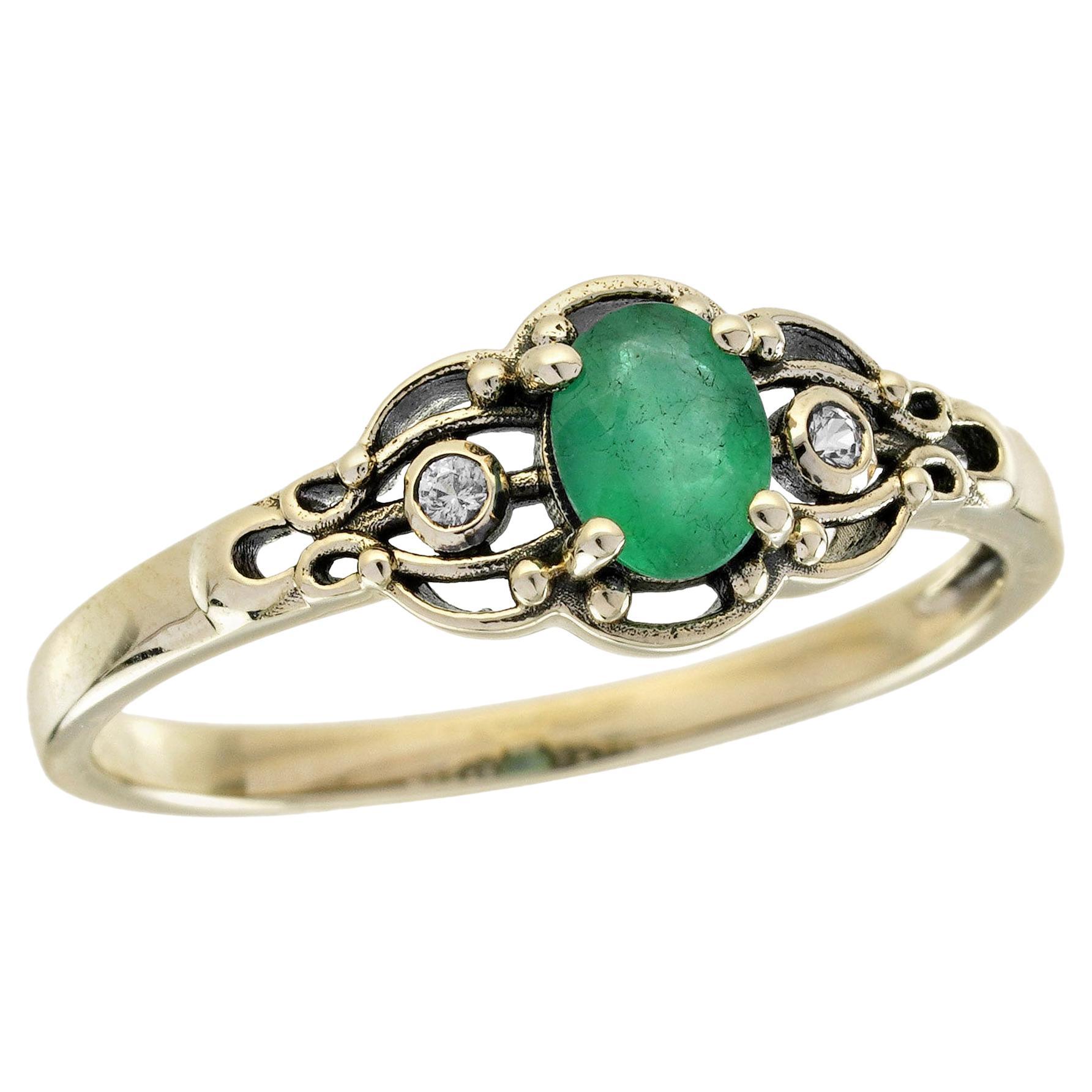 Bague de style vintage en or jaune 9K, émeraude et saphir blanc