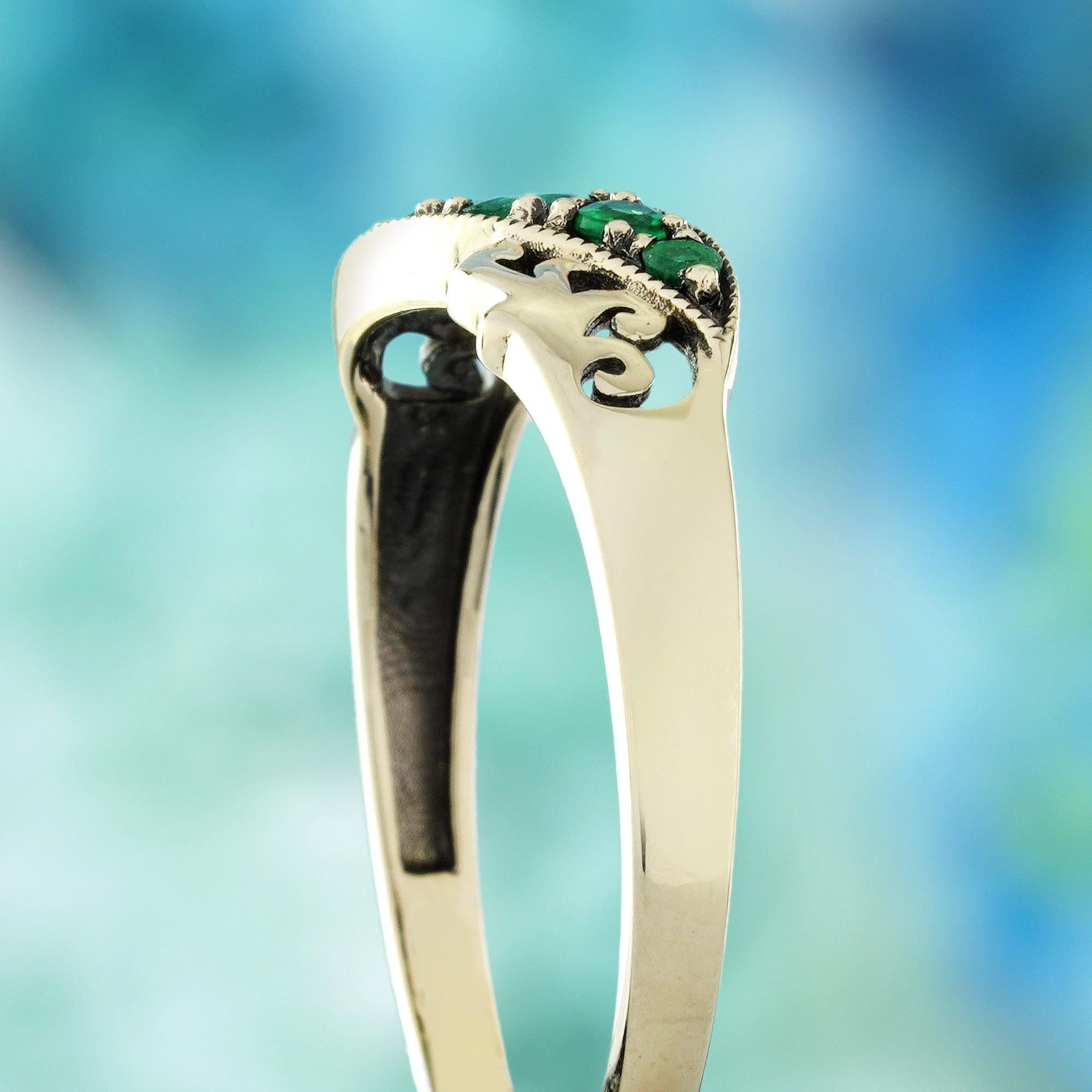 Women's 9K Yellow Gold Emerald Vintage Style Curved Ring For Sale