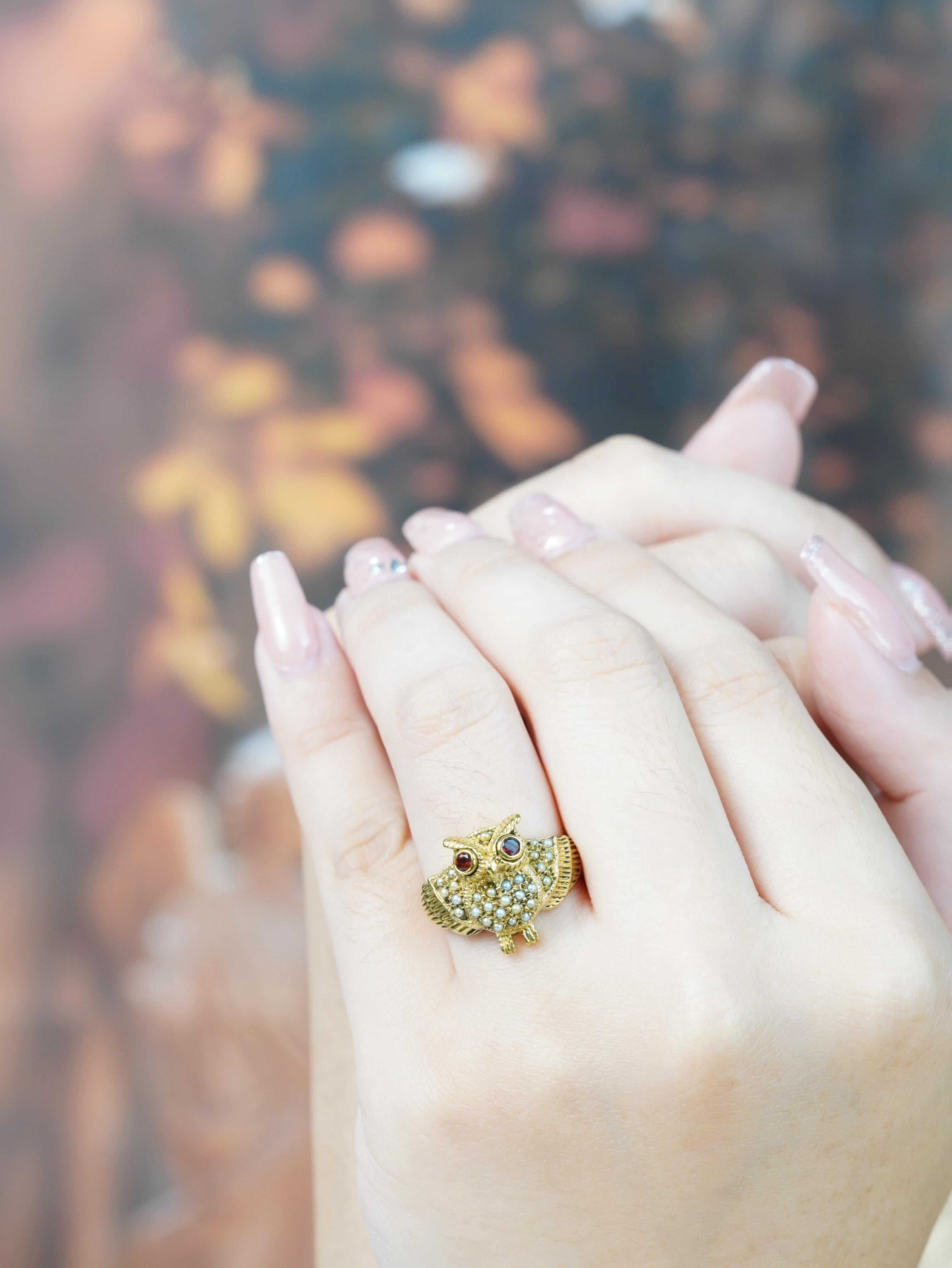 9K Gelbgold Granat und Perlen Cluster Vintage Style Eule Ring im Angebot 2