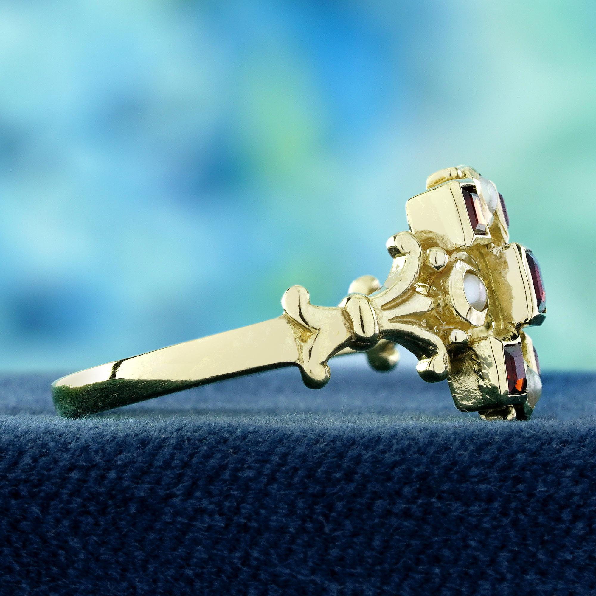 9K Gelbgold Granat und Perle Vintage Style Cluster Ring (Carréeschliff) im Angebot