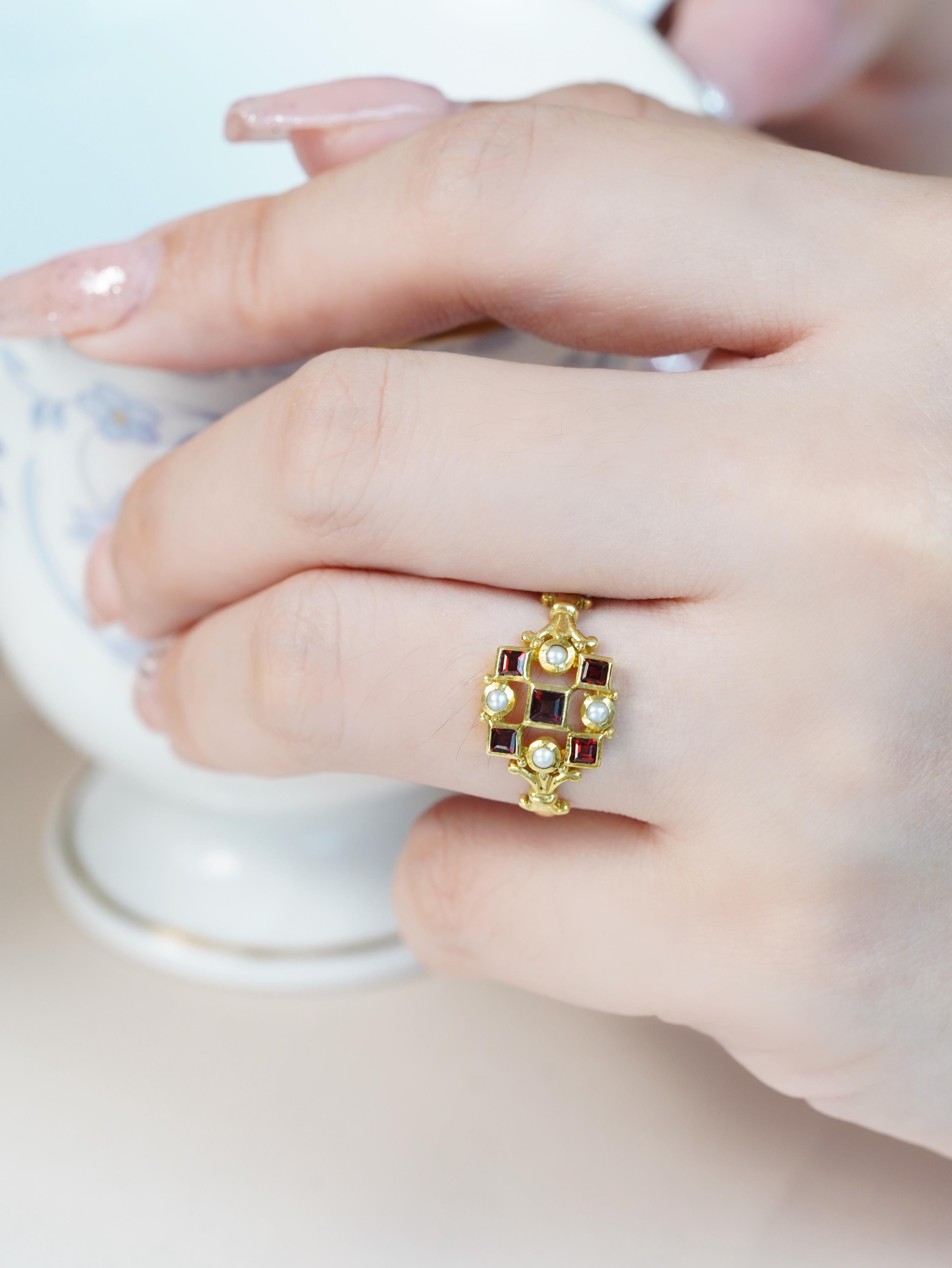 9K Gelbgold Granat und Perle Vintage Style Cluster Ring im Angebot 2