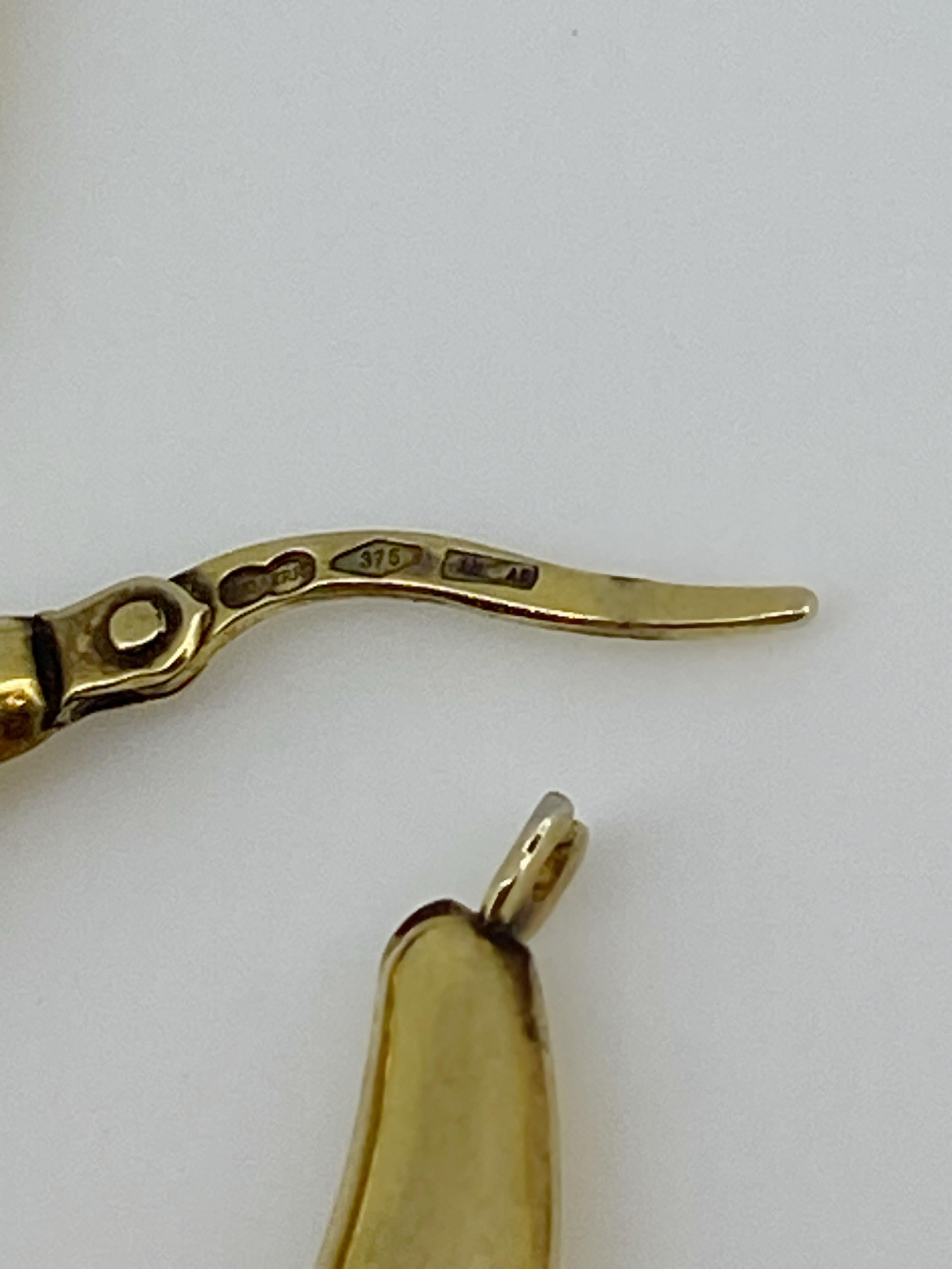 9K Yellow Gold Half Hoop UnoAErre (est. 1926) Vintage Italian Earrings In Excellent Condition For Sale In MELBOURNE, AU