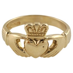 Vintage 9k Yellow Gold Irish Claddagh Ring