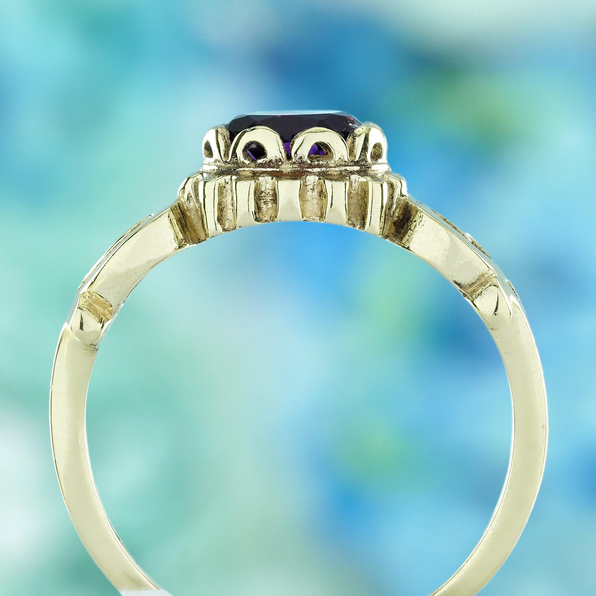 Bague en or jaune 9K avec améthyste naturelle, style vintage, tige incurvée Neuf - En vente à Bangkok, TH