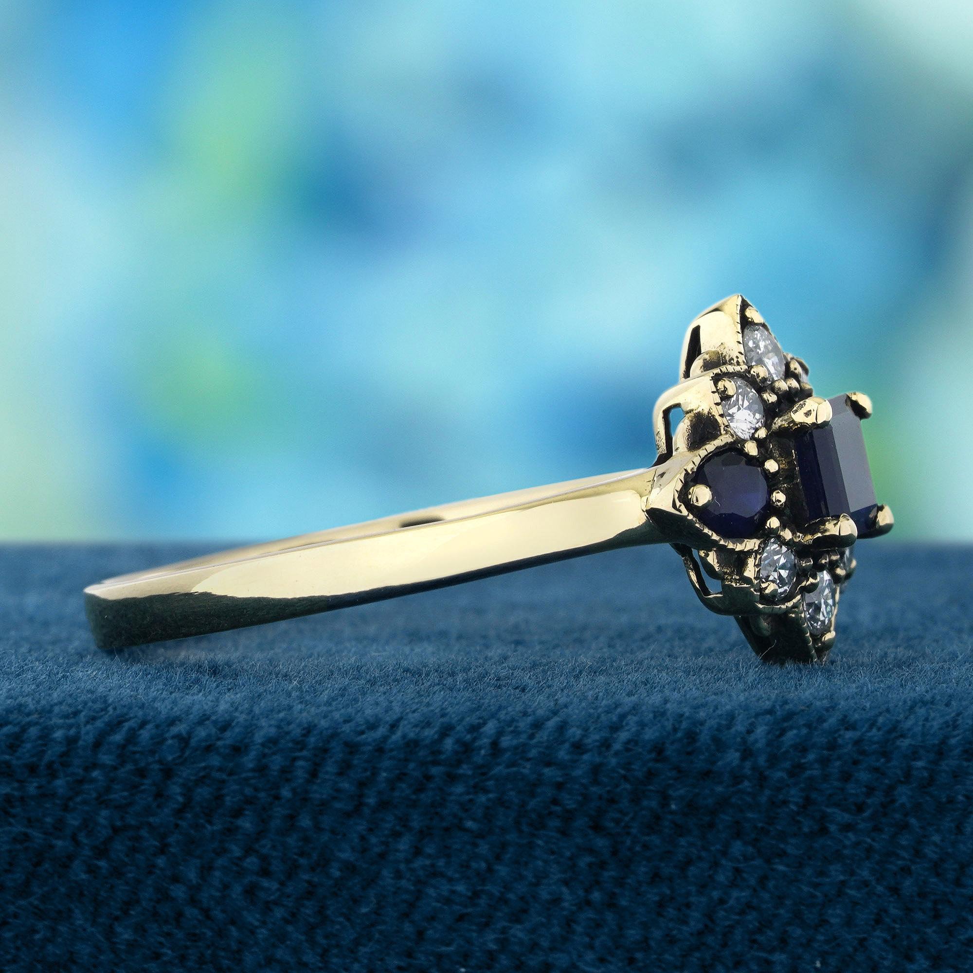 9K Gelbgold Natürlicher Blauer Saphir und Diamant Vintage Style Blumenring (Asscher-Schliff) im Angebot