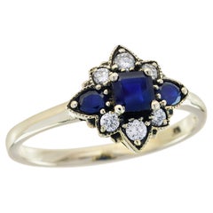 Anello floreale in stile vintage con zaffiro blu naturale e diamante in oro giallo 9K