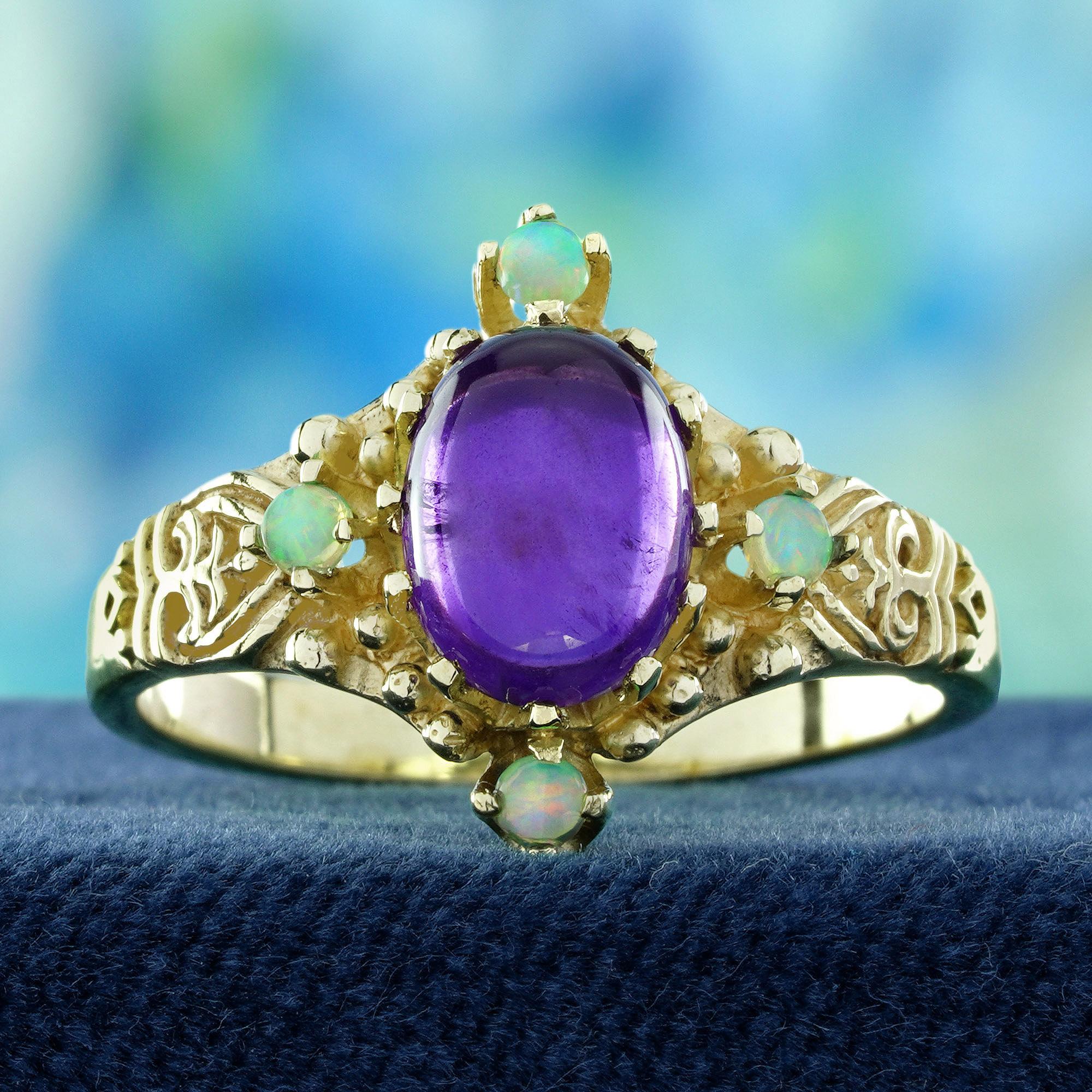 Un charme intemporel se dégage de cette bague de style Vintage en améthyste cabochon naturelle et opale. Un cabochon d'améthyste lisse brille au centre, entouré d'opales lumineuses qui ajoutent un doux chatoiement enchanteur. Les émeraudes sont