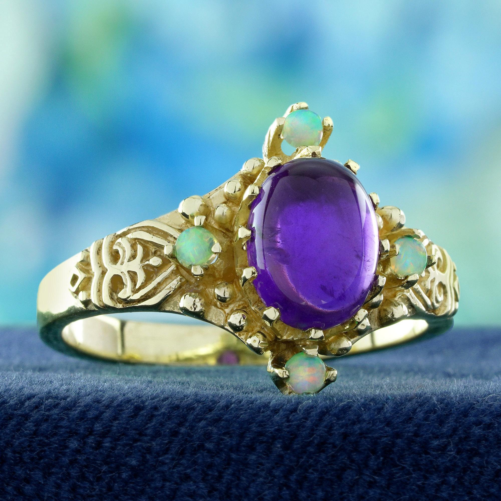 Édouardien Bague en or jaune 9K avec améthyste cabochon naturelle et opale, style vintage en vente