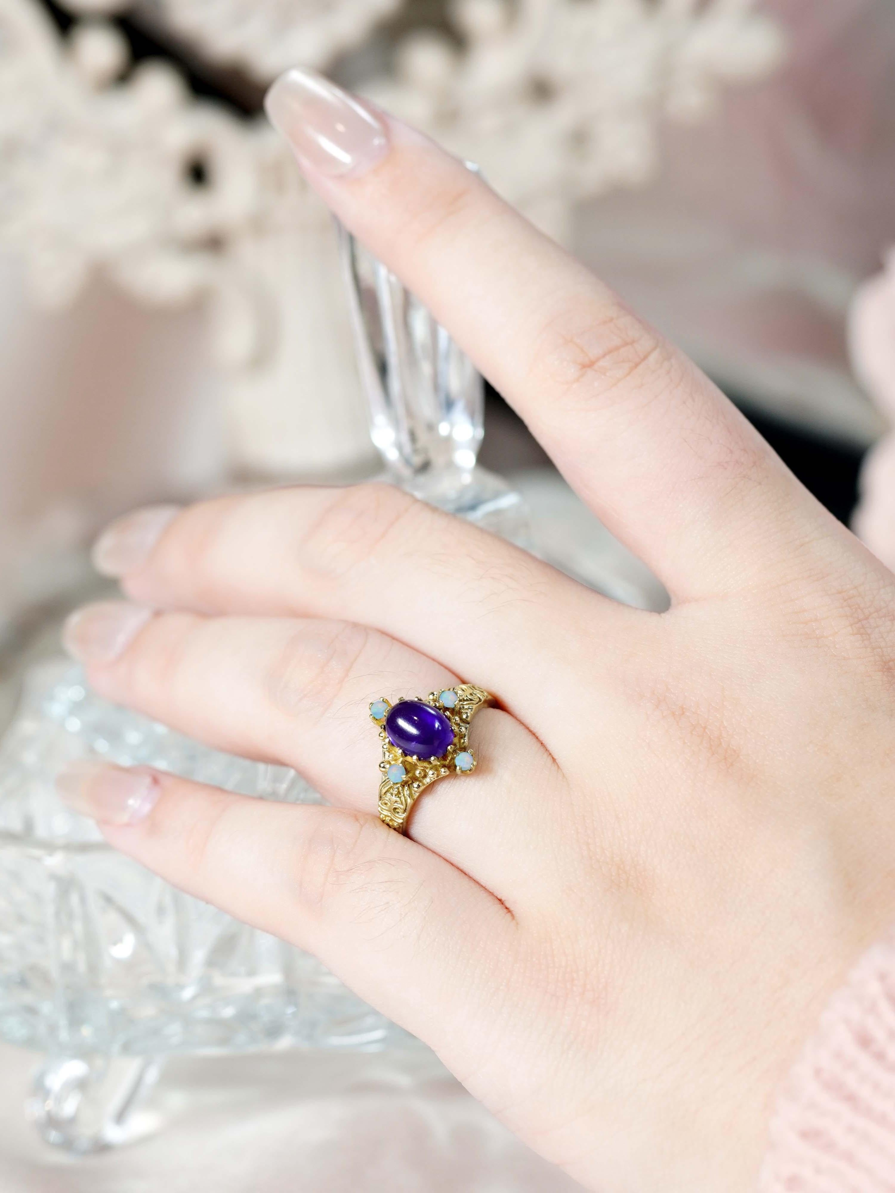 Bague en or jaune 9K avec améthyste cabochon naturelle et opale, style vintage en vente 3