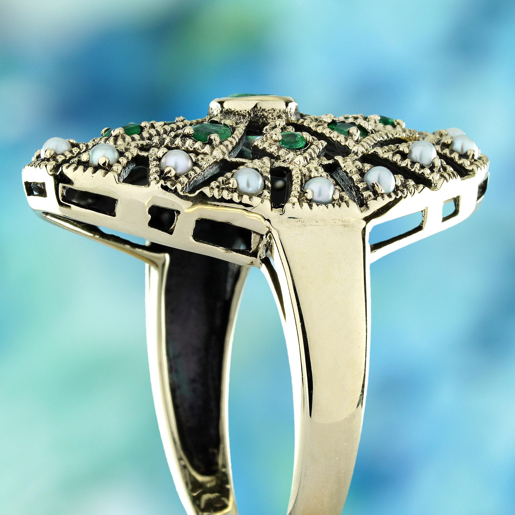 De las mujeres Anillo de cóctel estilo vintage de oro amarillo de 9 quilates con esmeralda natural y perla en venta