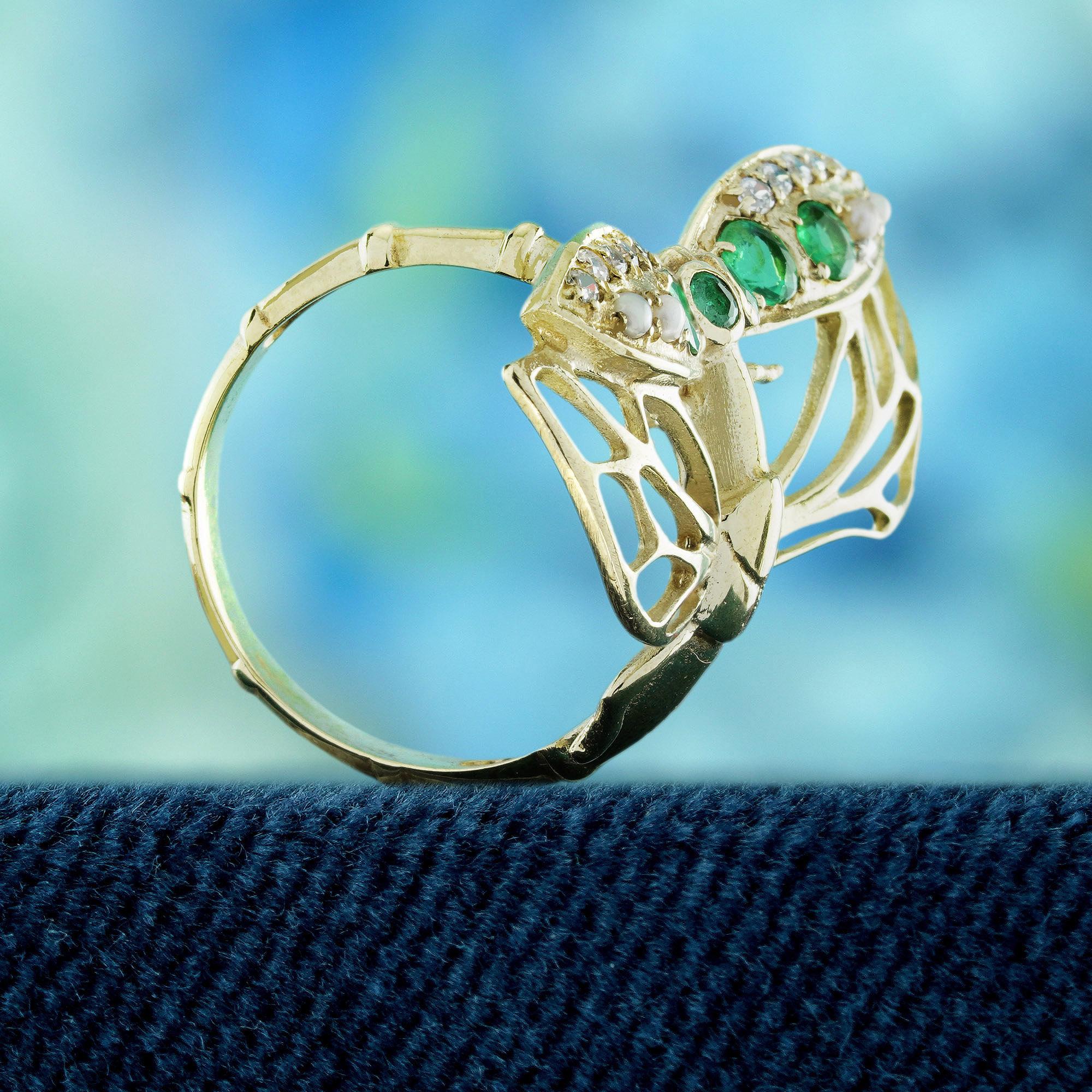 Taille ronde Bague libellule en or jaune 9K, émeraude naturelle, perle et diamant, style vintage en vente
