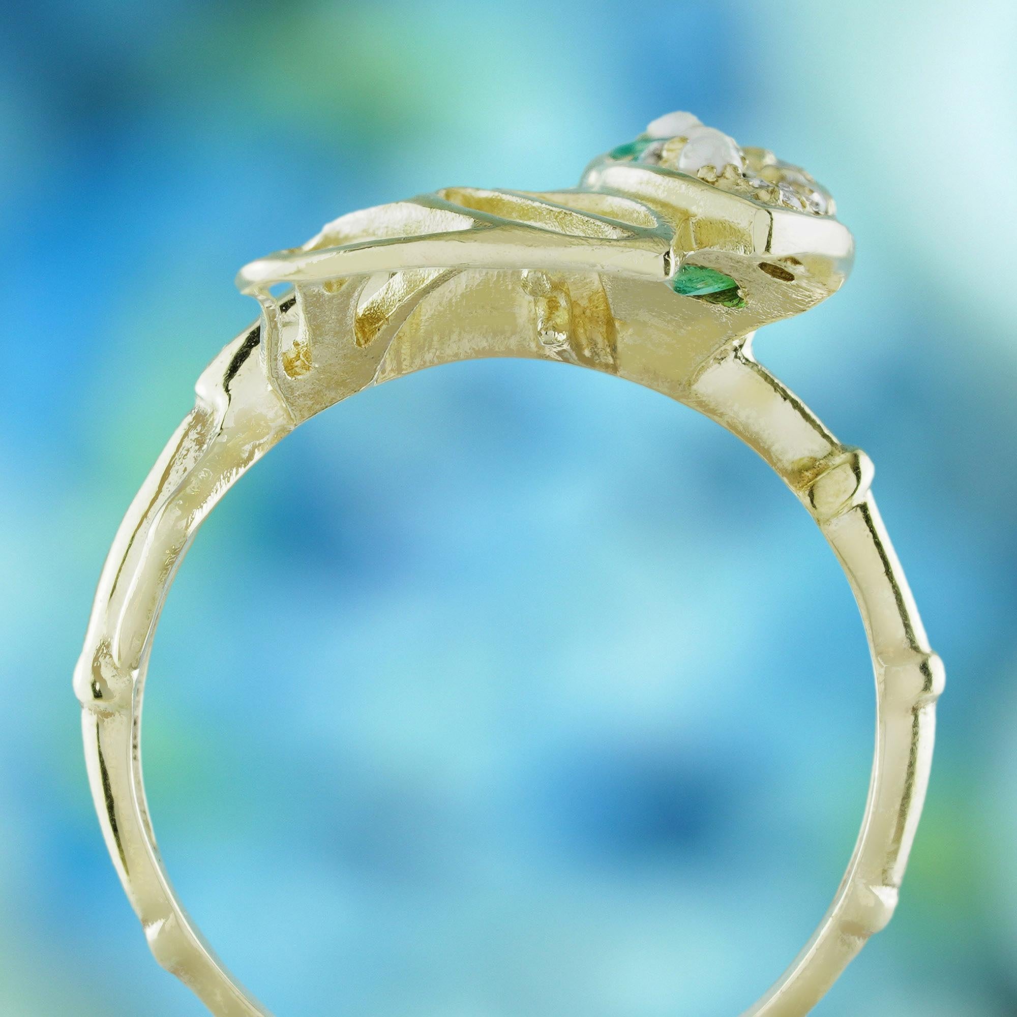 Bague libellule en or jaune 9K, émeraude naturelle, perle et diamant, style vintage Neuf - En vente à Bangkok, TH
