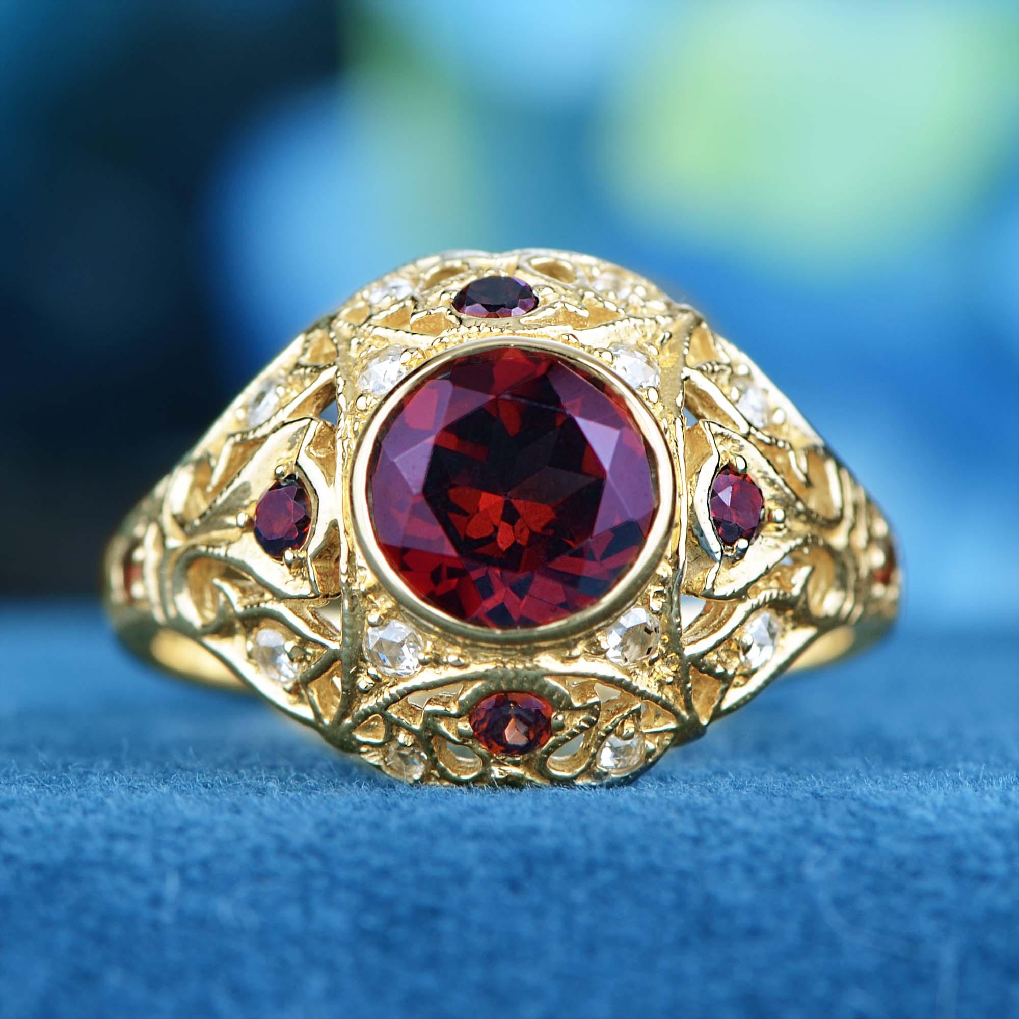 Édouardien Bague dôme de style édouardien en or jaune 9K avec grenat naturel et diamants en vente
