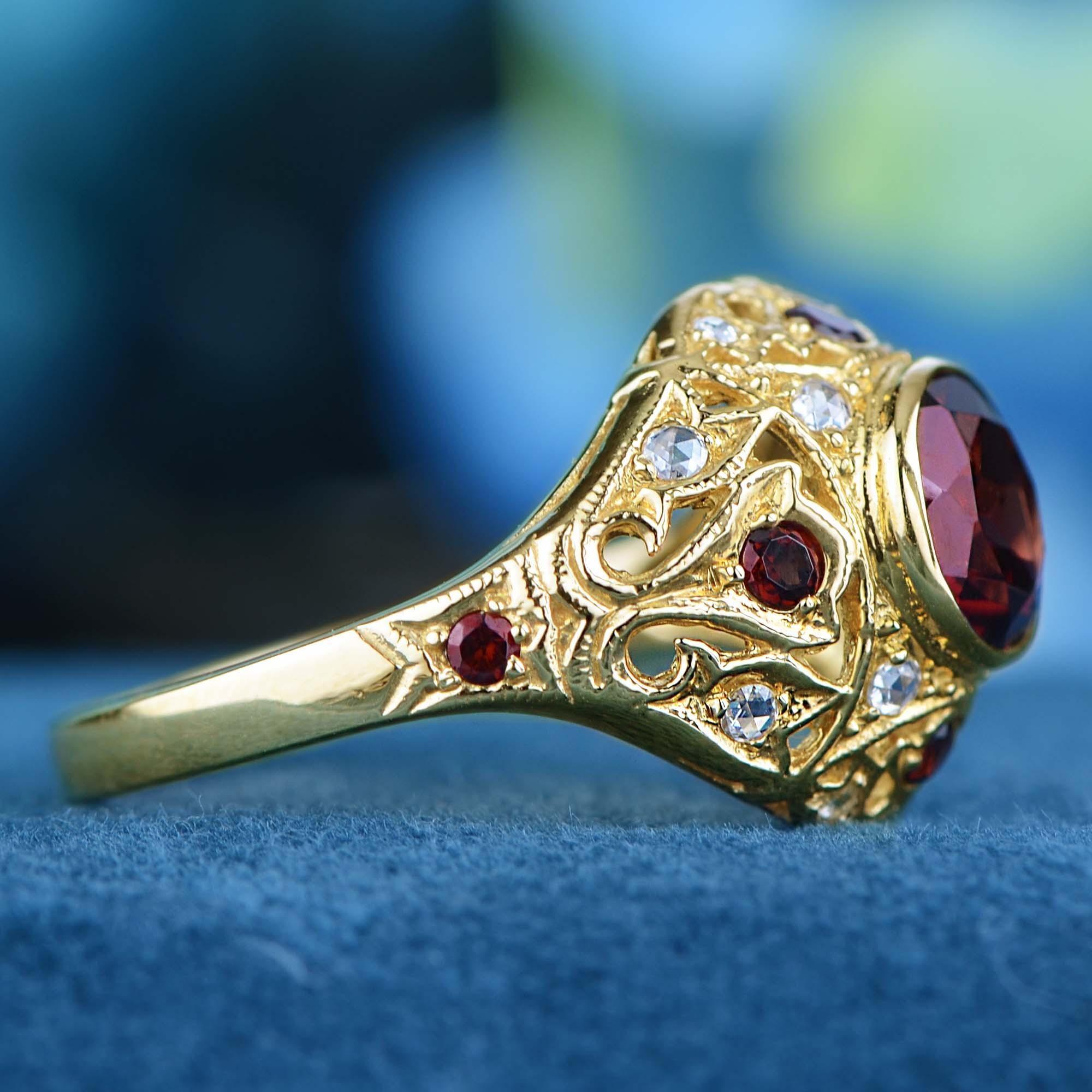 Taille ronde Bague dôme de style édouardien en or jaune 9K avec grenat naturel et diamants en vente