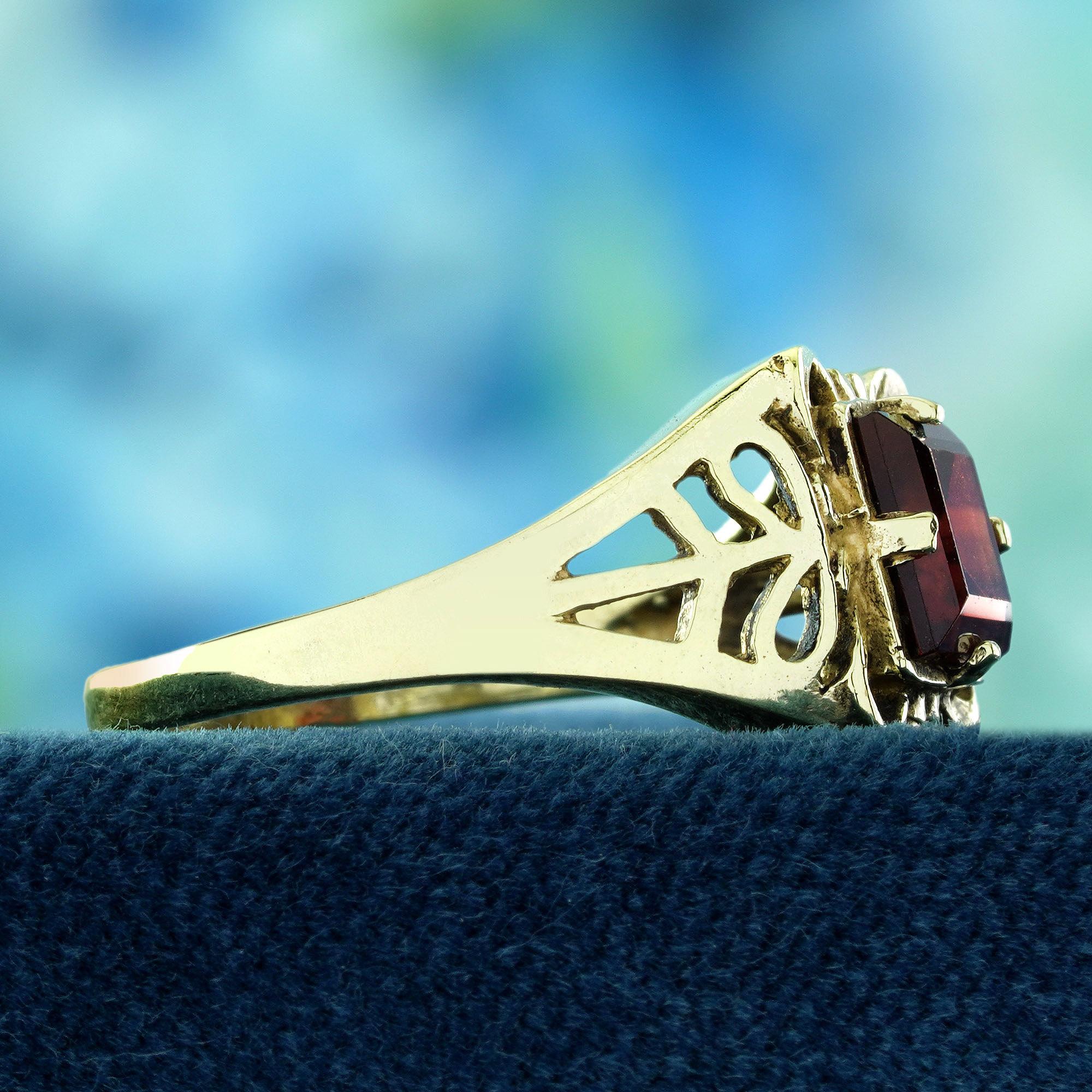Taille Asscher Filigrane en or jaune 9K à grenat naturel de style vintage  Bague en vente