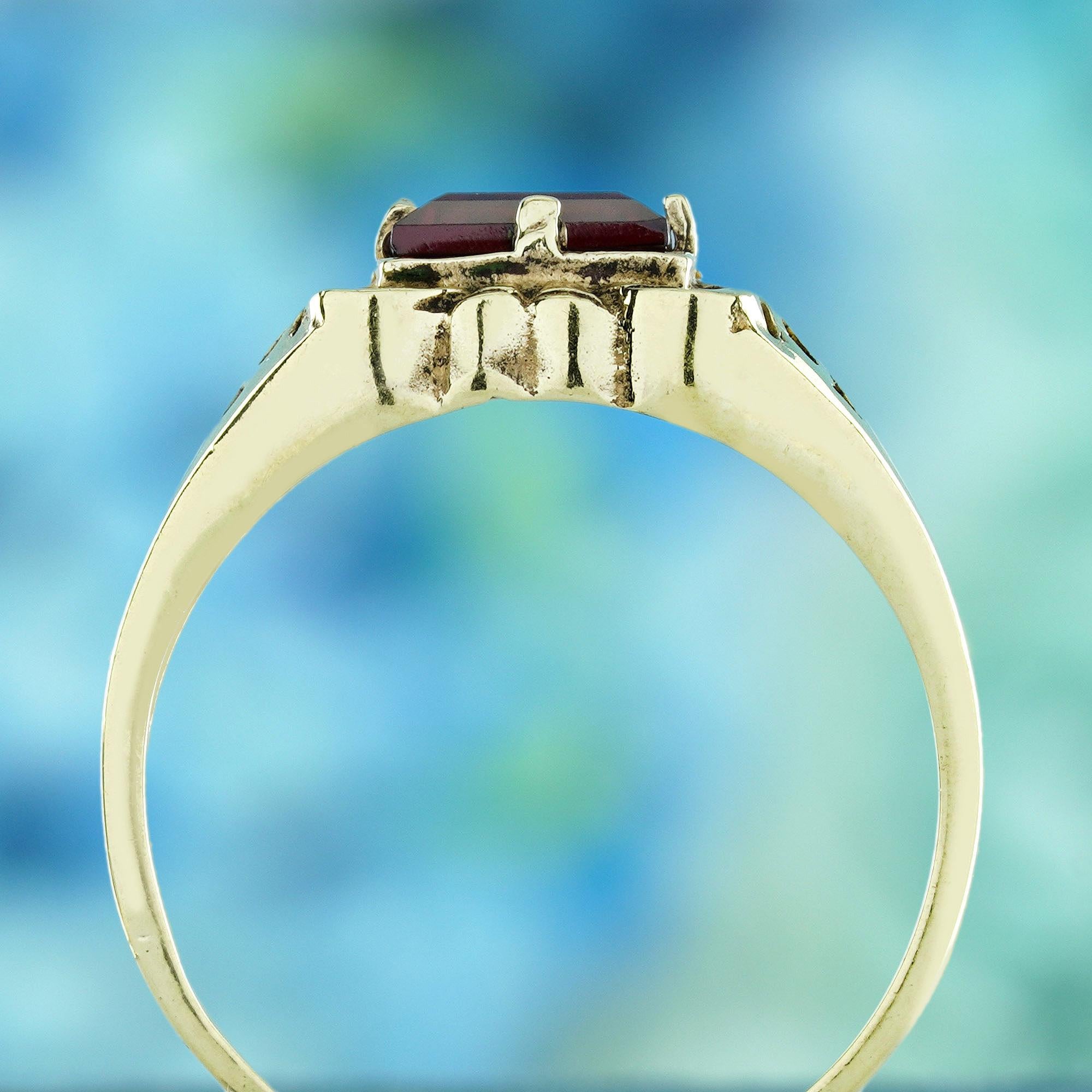 Filigrane en or jaune 9K à grenat naturel de style vintage  Bague Neuf - En vente à Bangkok, TH