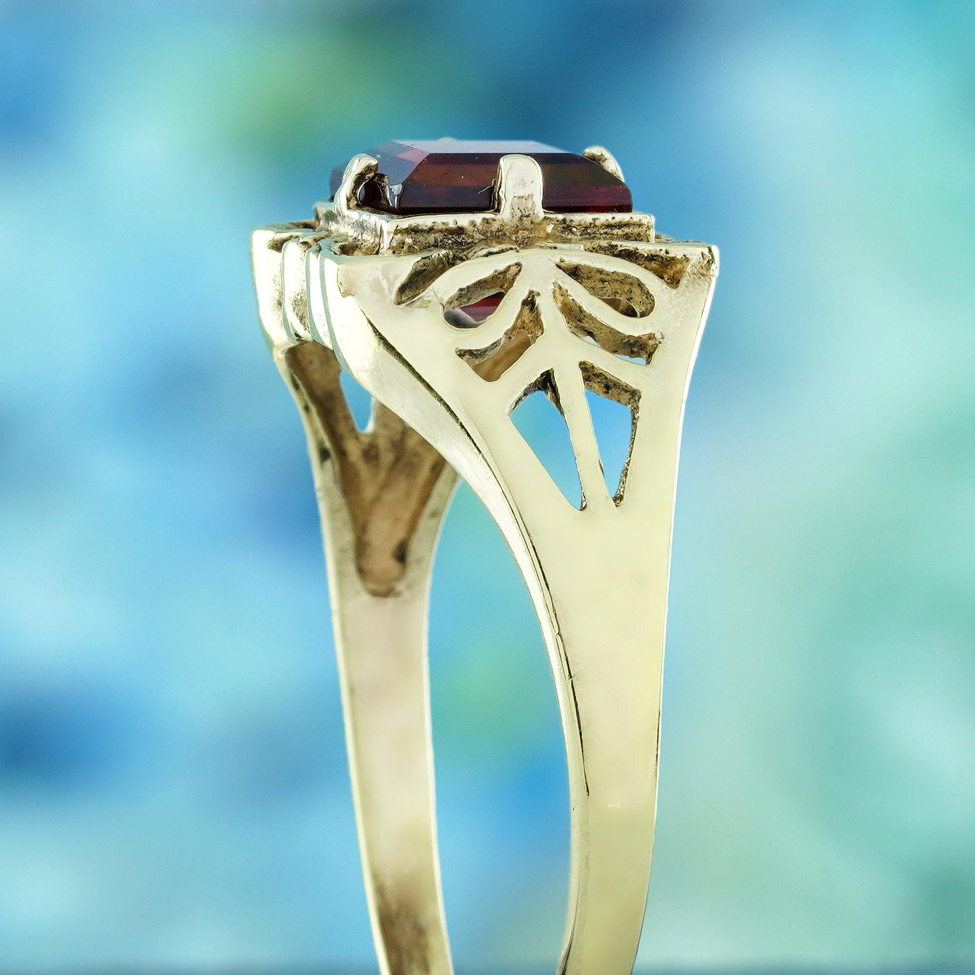 Filigrane en or jaune 9K à grenat naturel de style vintage  Bague Pour femmes en vente