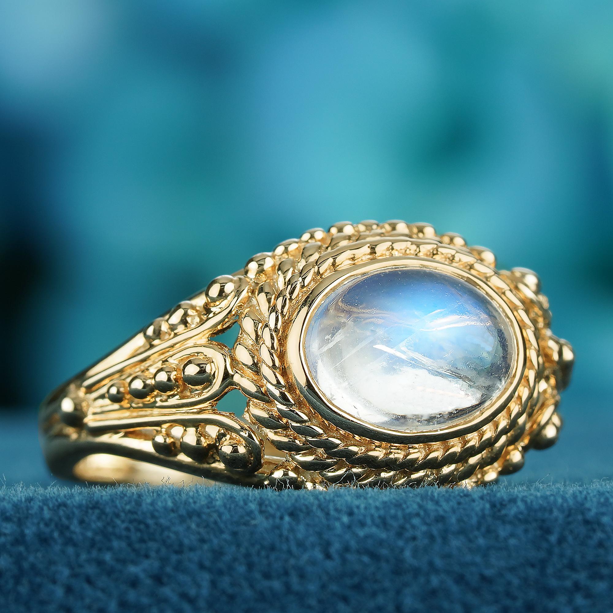 Edwardian 9K Yellow Gold Natural Moonstone Vintage Style Rope Ring For Sale