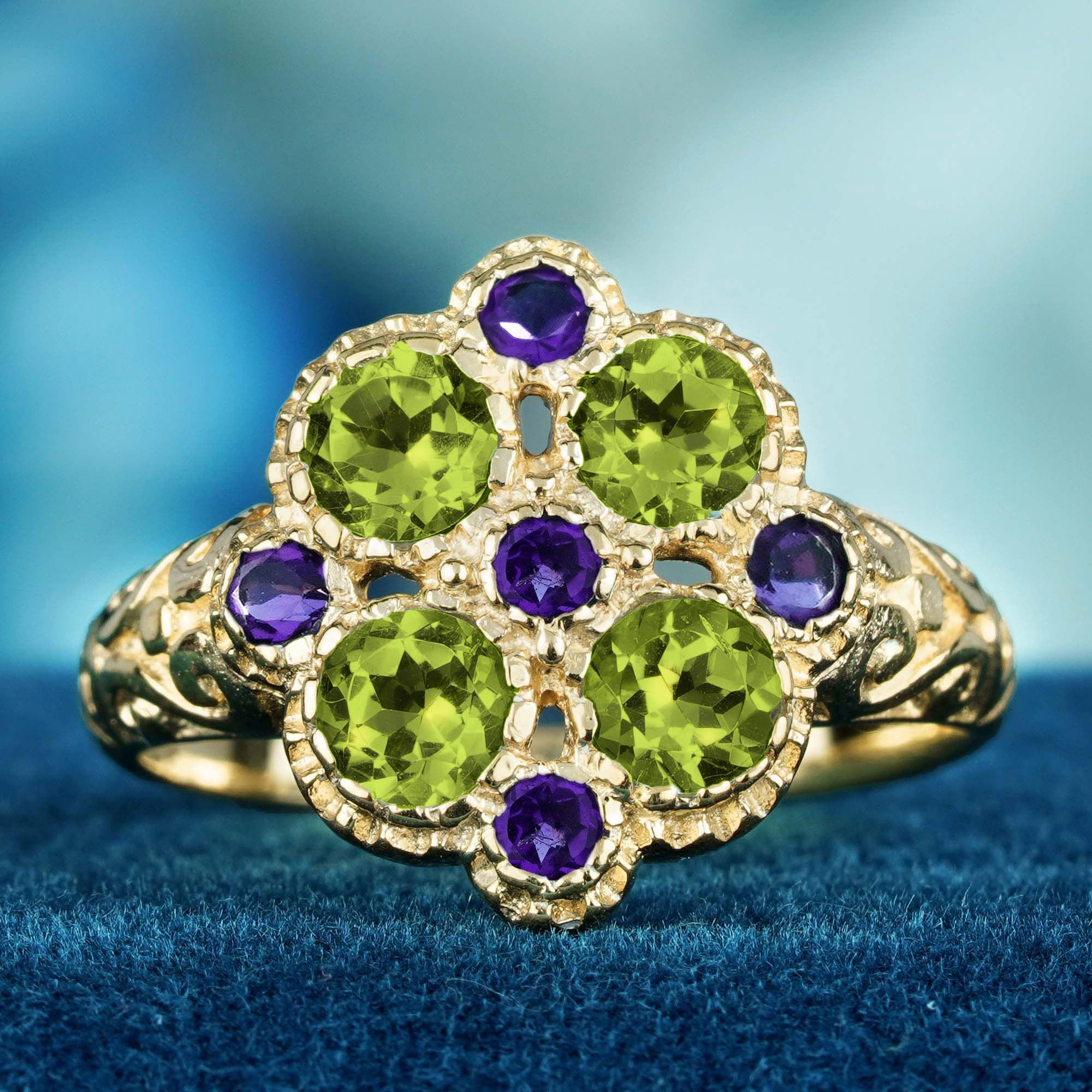 Zelebrieren Sie die lebendige Schönheit der Natur mit diesem Ring aus natürlichem Peridot und Amethyst im Vintage-Stil mit Blumenmuster. Ein leuchtender Peridot steht im Mittelpunkt, umgeben von Amethystblättern, die zart eine blühende Blüte formen.