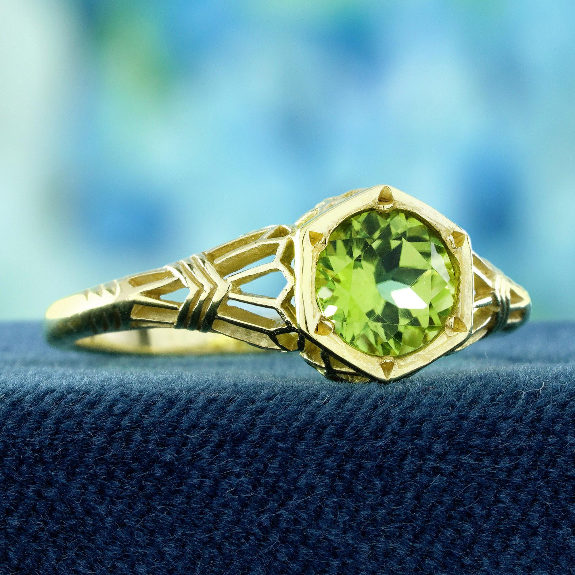 Edoardiano Anello in oro giallo 9K con peridoto naturale in stile filigrana vintage in vendita