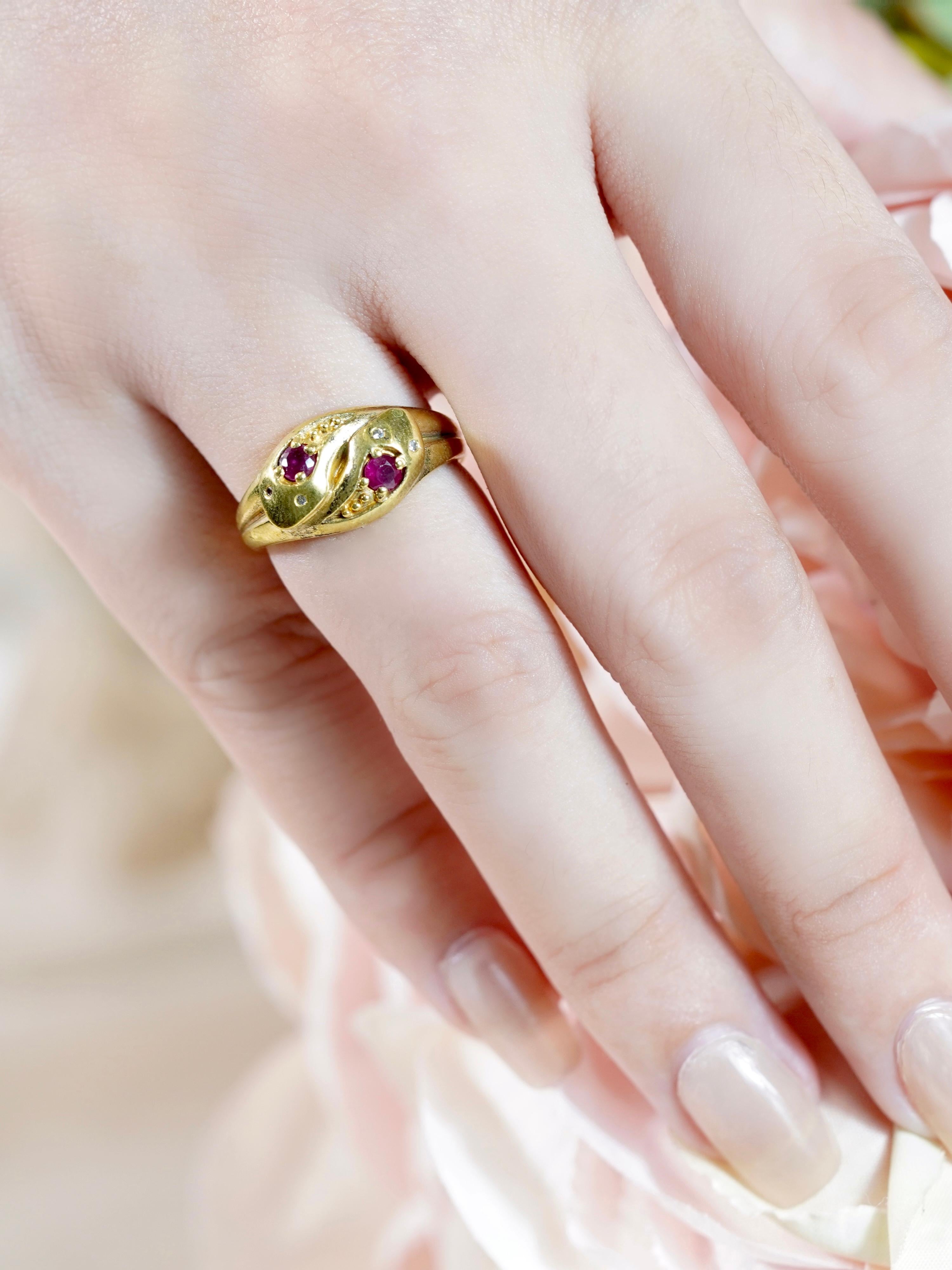 Bague à deux pierres en or jaune 9K, rubis naturel et diamant, style vintage en vente 4