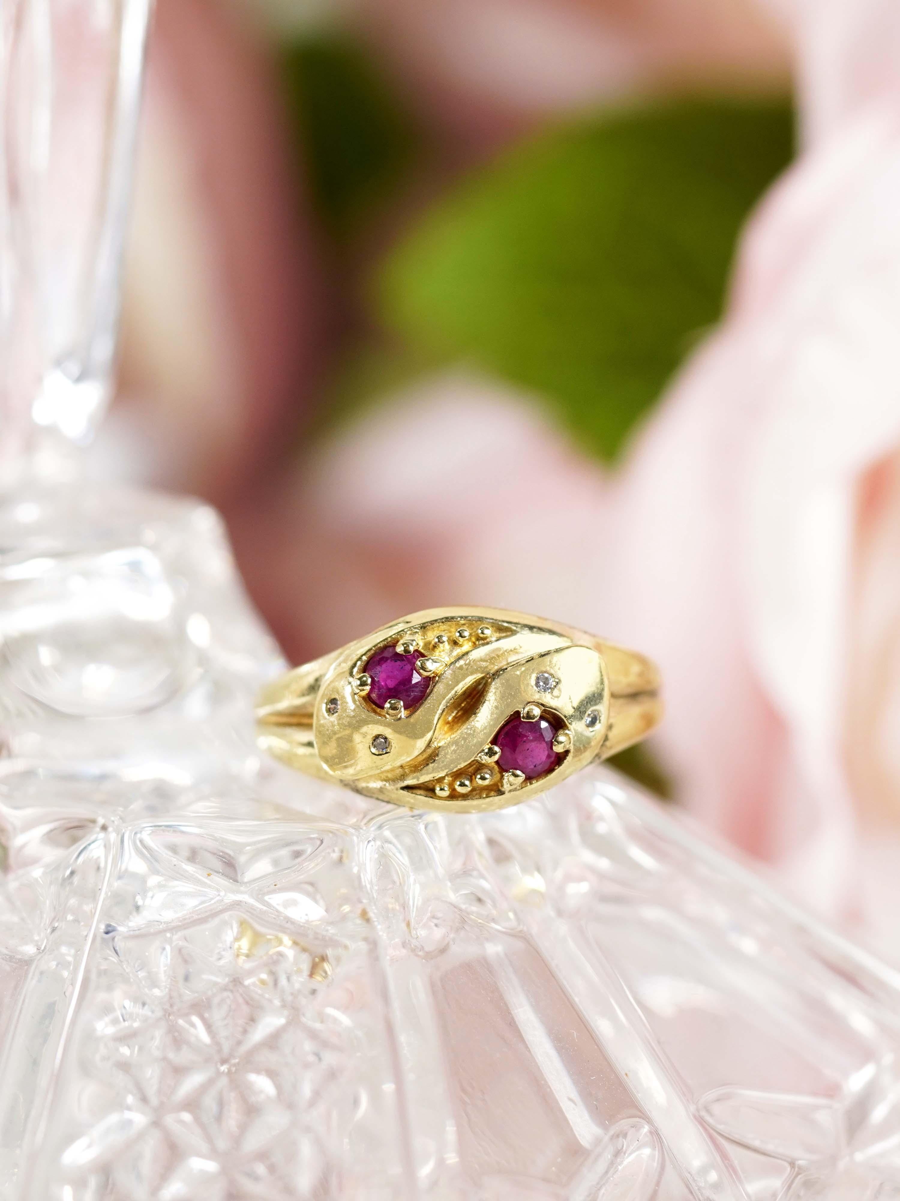 Bague à deux pierres en or jaune 9K, rubis naturel et diamant, style vintage en vente 1