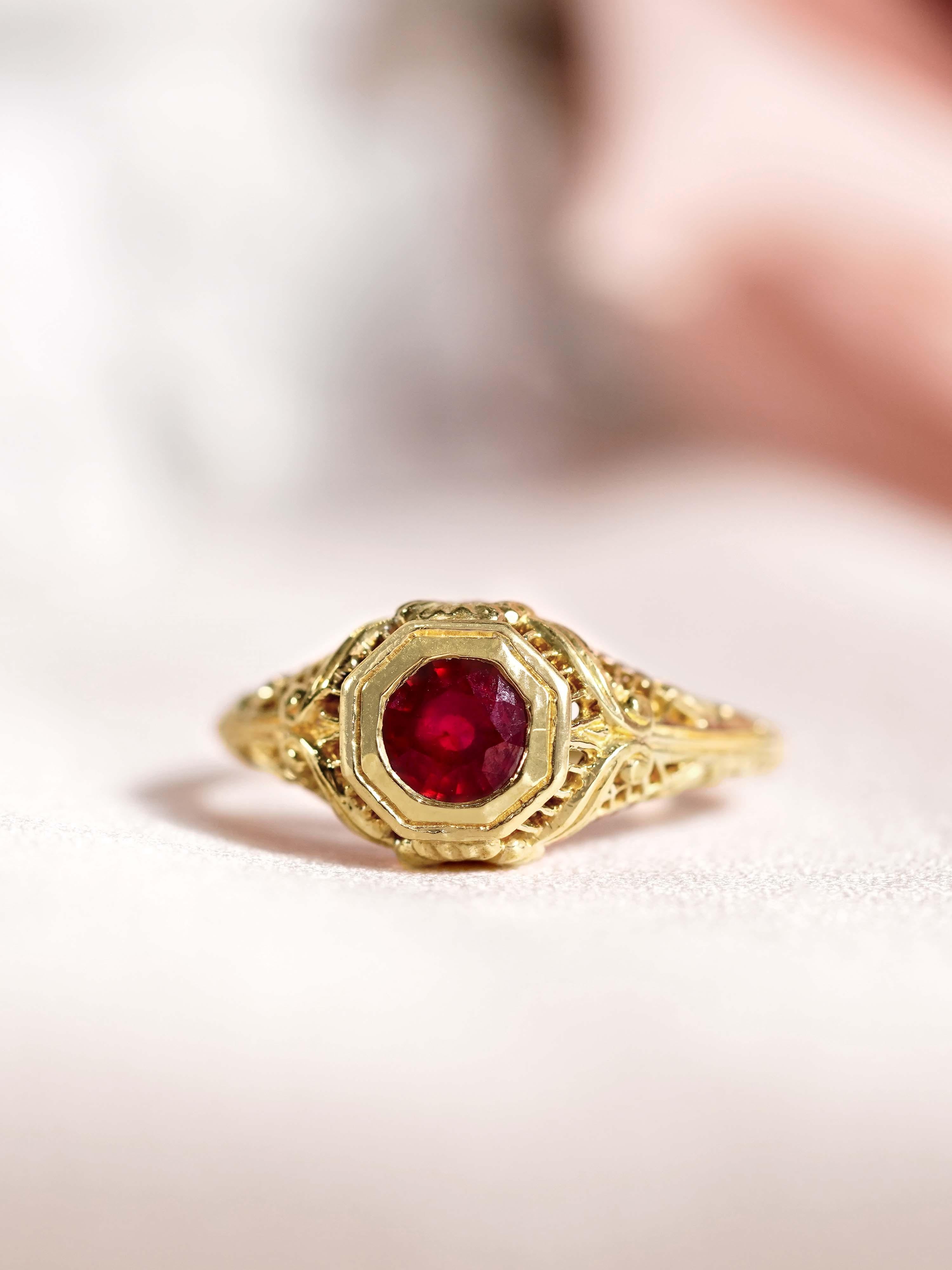 9K Yellow Gold Natural Ruby Vintage Style Filigree Ring For Sale 1