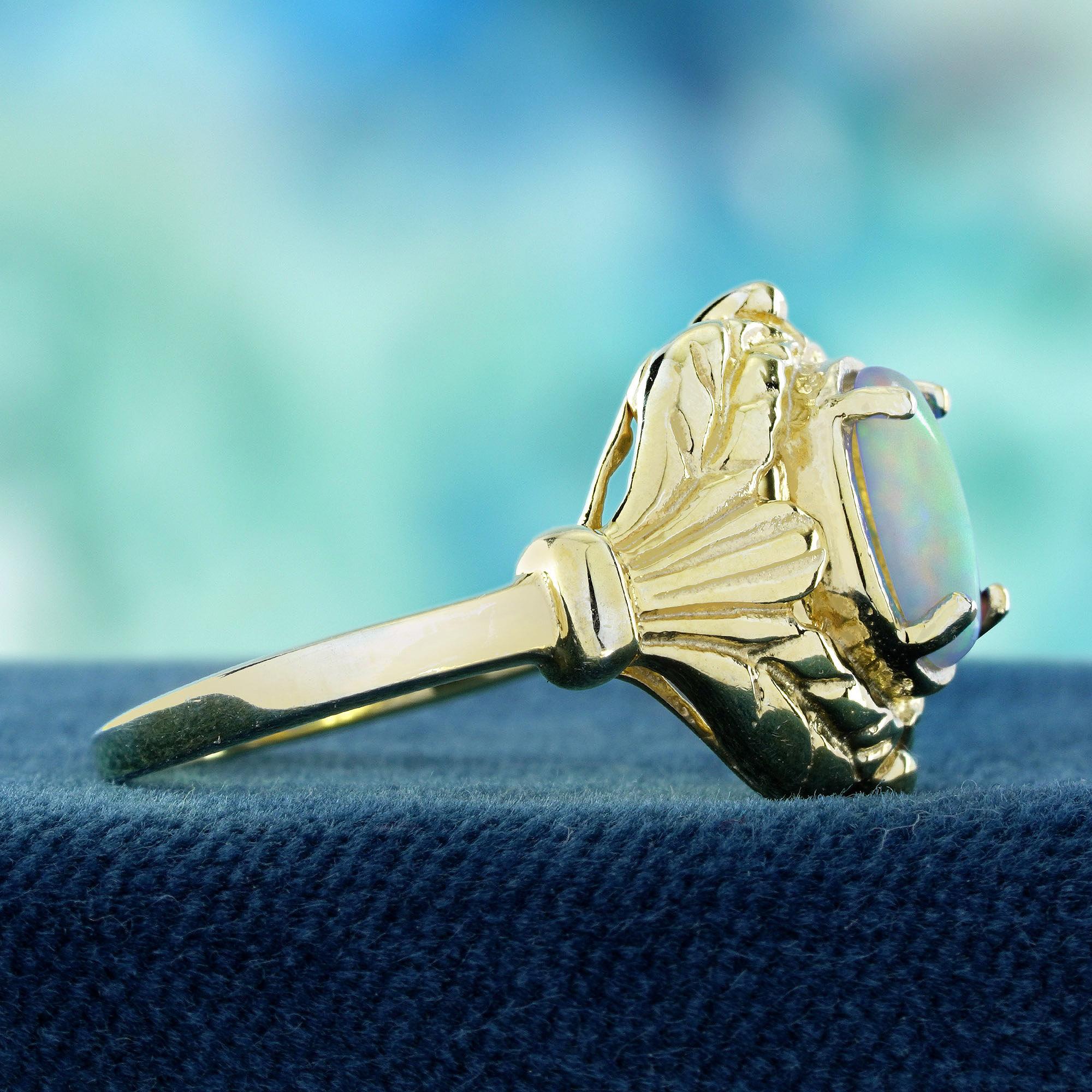 Taille ovale Bague de cocktail en or jaune 9K avec opale ovale et style vintage en vente