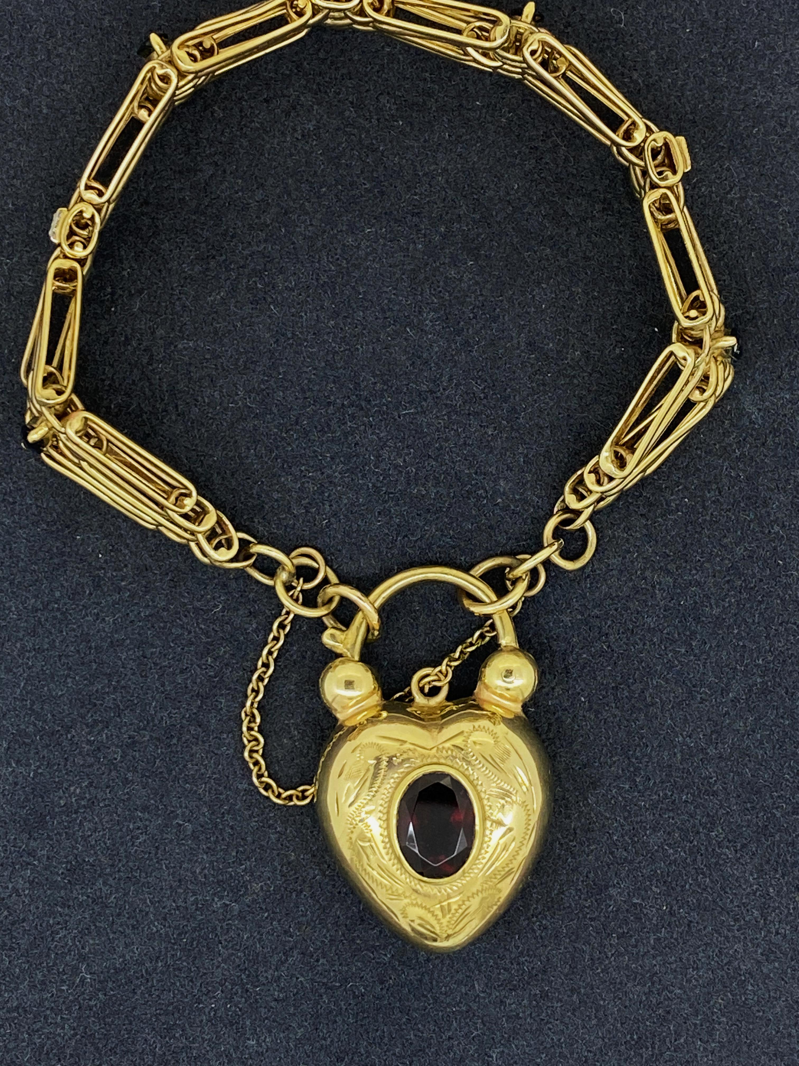 Pulsera pesada retro de los años 50 de oro amarillo de 9 quilates con candado ancho GateLink Multi-Gem en venta 3