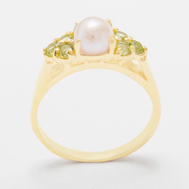 En vente :  Bague femme en or jaune 9k perles et péridots personnalisable 2
