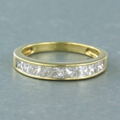 9k yellow gold ring with princess cut diamonds up to 1.00ct 2.4 grams