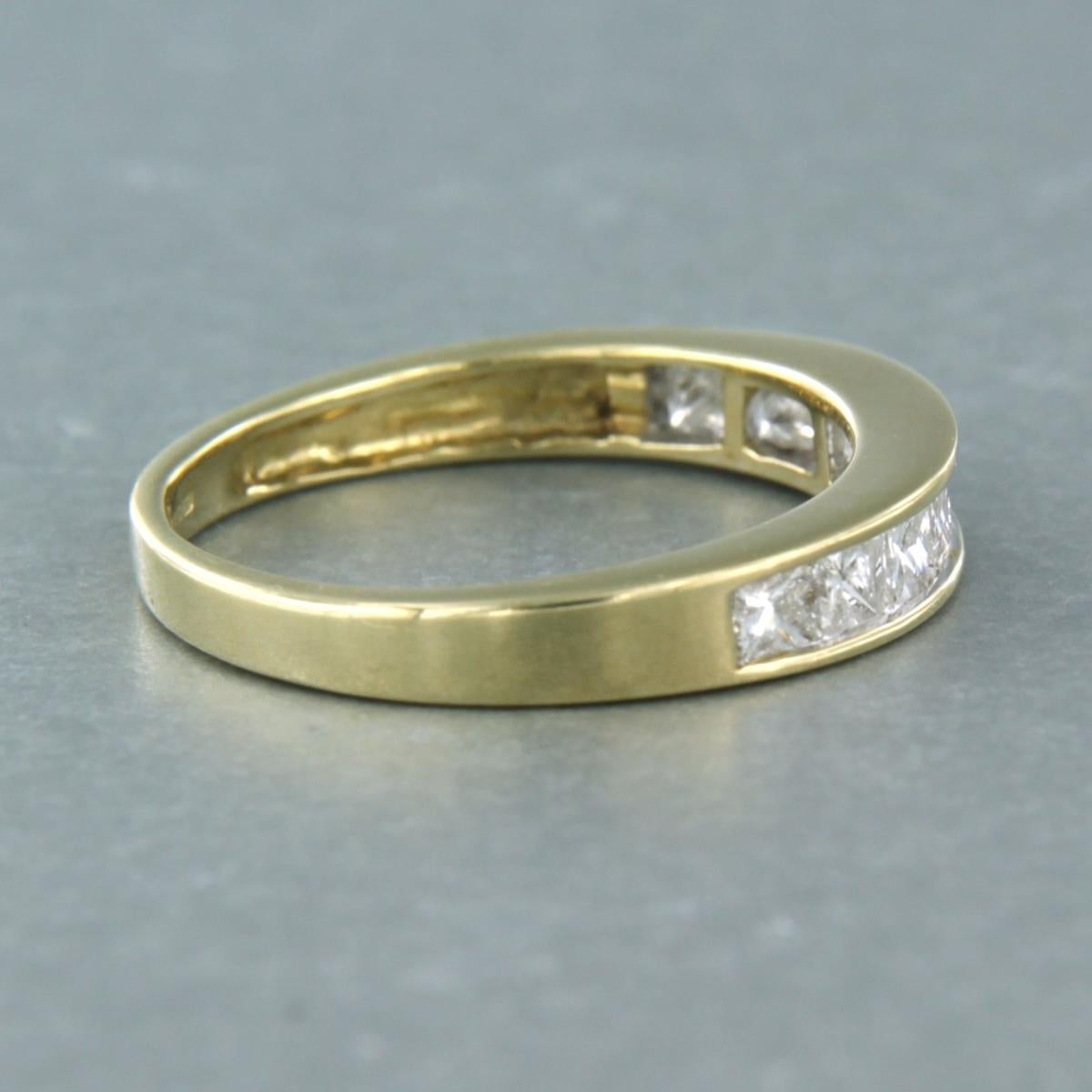 Ring aus 9 Karat Gelbgold mit Diamanten im Prinzessinnenschliff bis zu 1,00ct 2,4 Gramm (Carréschliff) im Angebot