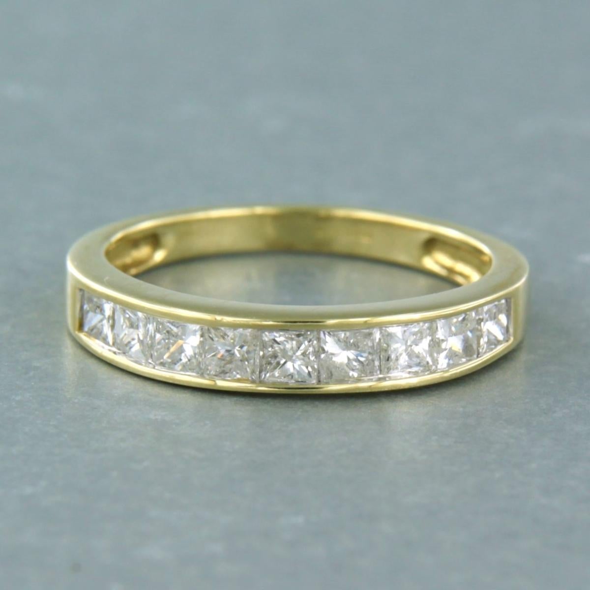 Ring aus 9 Karat Gelbgold mit Diamanten im Prinzessinnenschliff bis zu 1,00ct 2,4 Gramm im Angebot 1