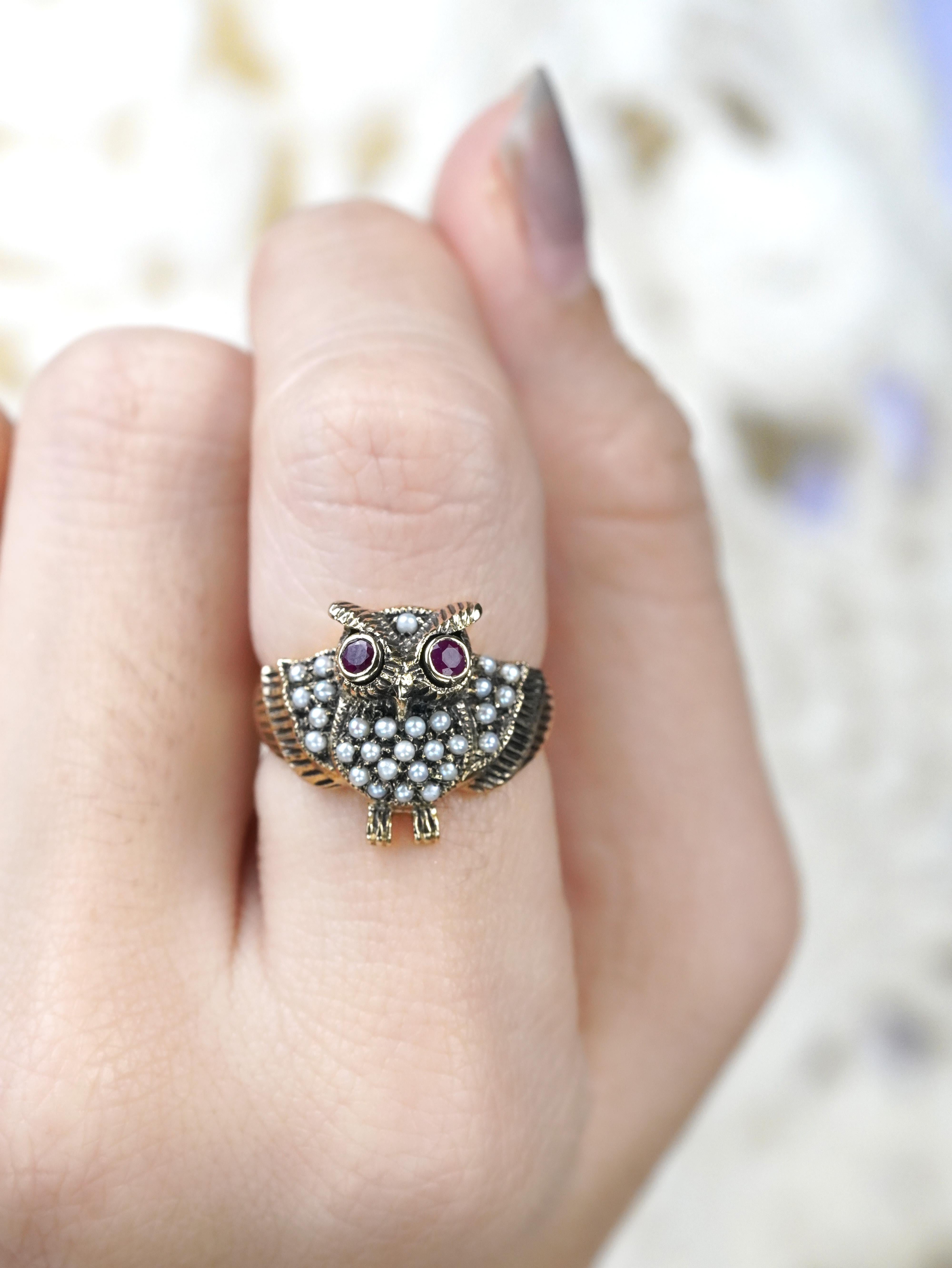 9K Gelbgold Rubin und Perle Vintage Style Eule Ring (Rundschliff) im Angebot