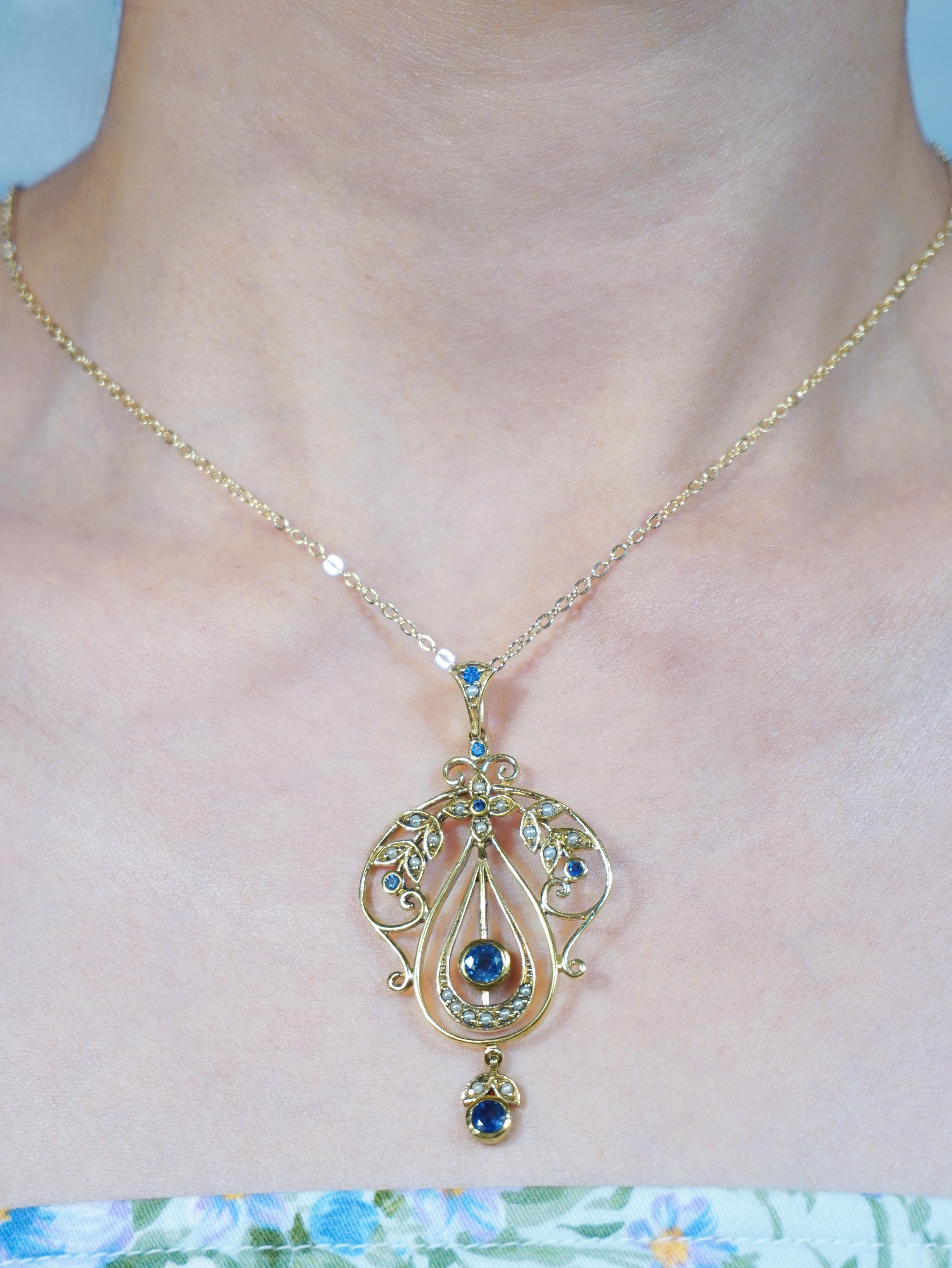9K Yellow Gold Sapphire and Pearl Vintage Style Floral Pendant For Sale 4