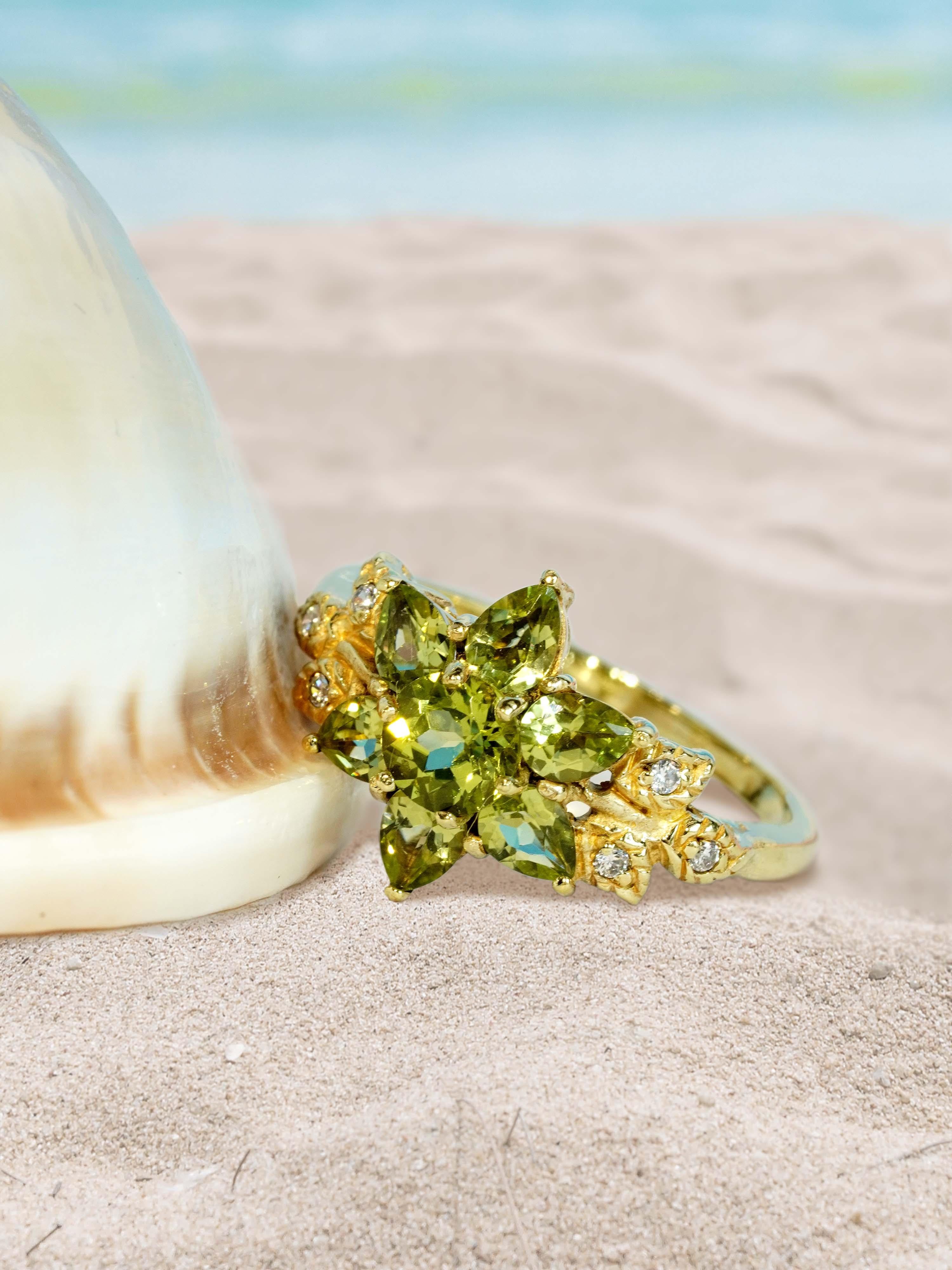 9K Yellow Natural Peridot and Diamond Vintage Style Floral Cluster Ring For Sale 1