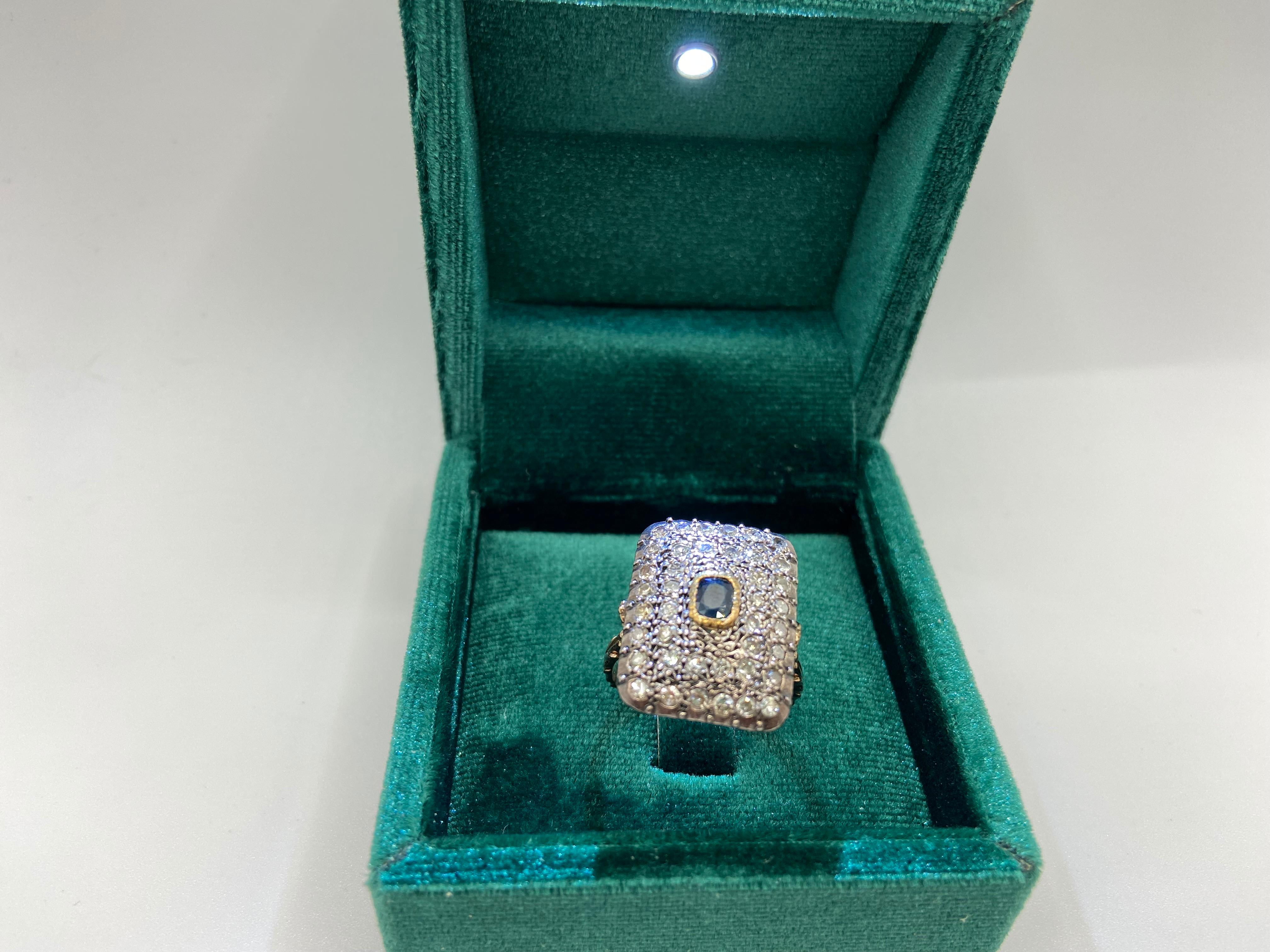 9Kt Gold Antique Style Ring, Silver Cup, Sapphire and Diamonds In Good Condition In Palermo, IT