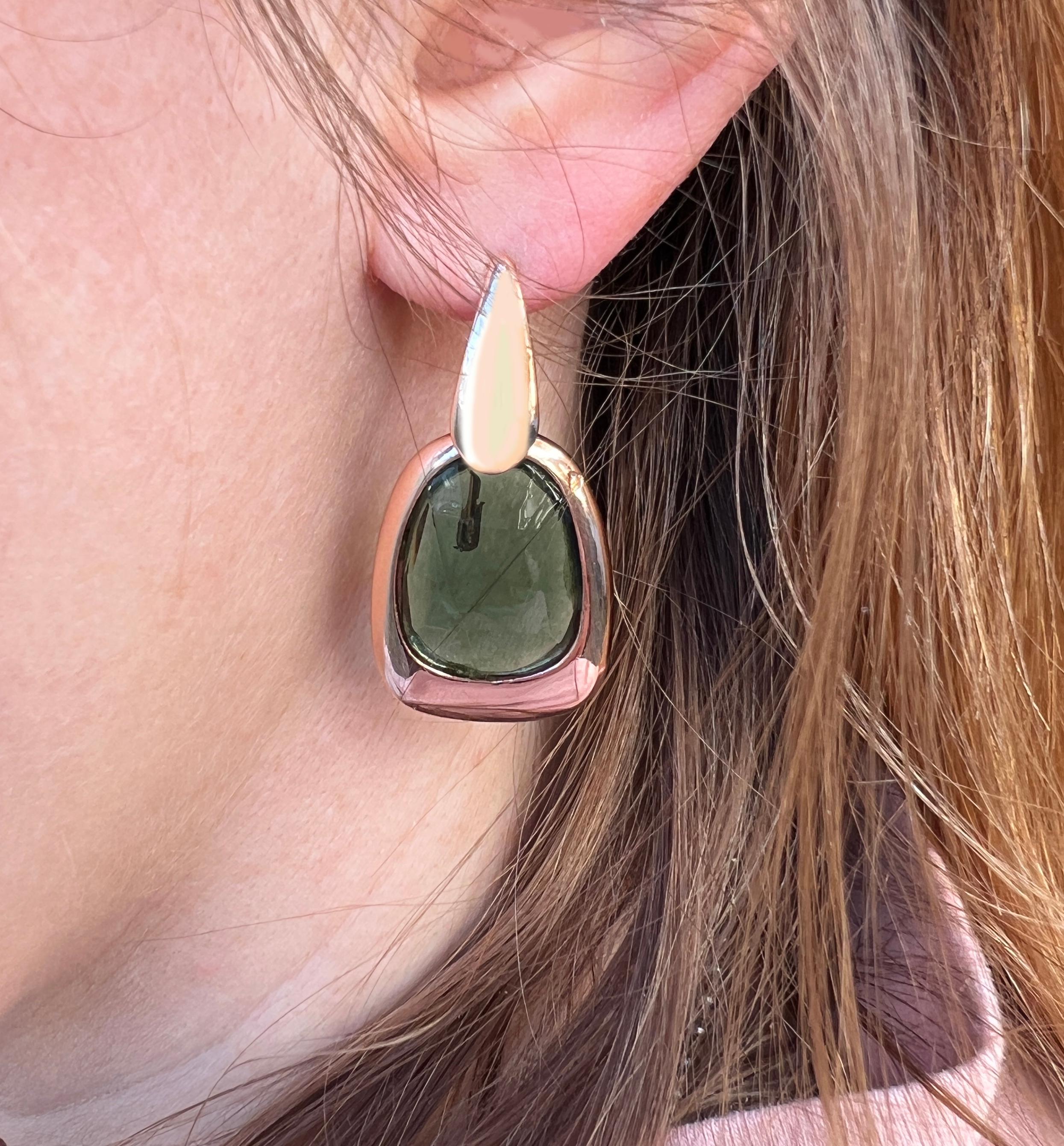 9Kt Rose Gold Green Quartz Stones Fashion Elegant Drop Modern Design Earrings For Sale 4