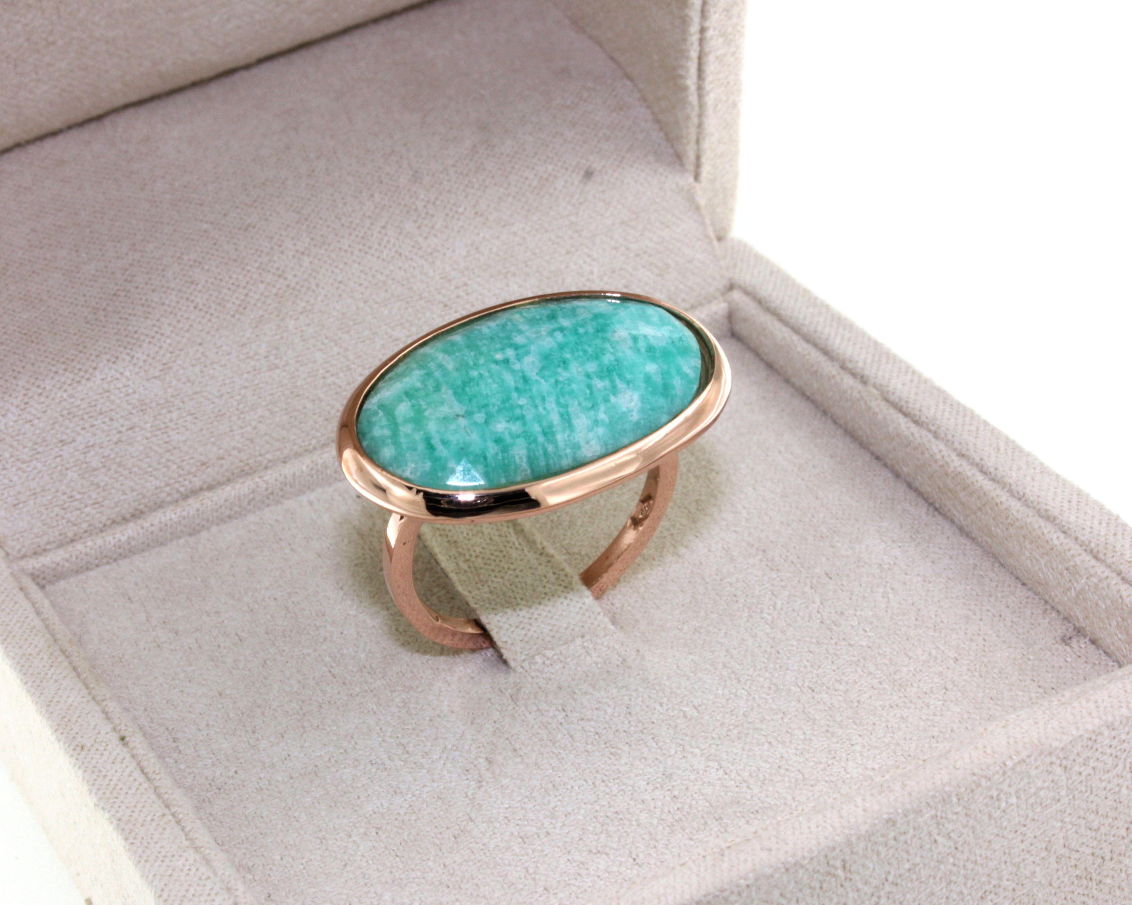 9Kt  Rose Gold Natural Stone Fashion Cocktail Engagement Fashion Modern Ring For Sale 5