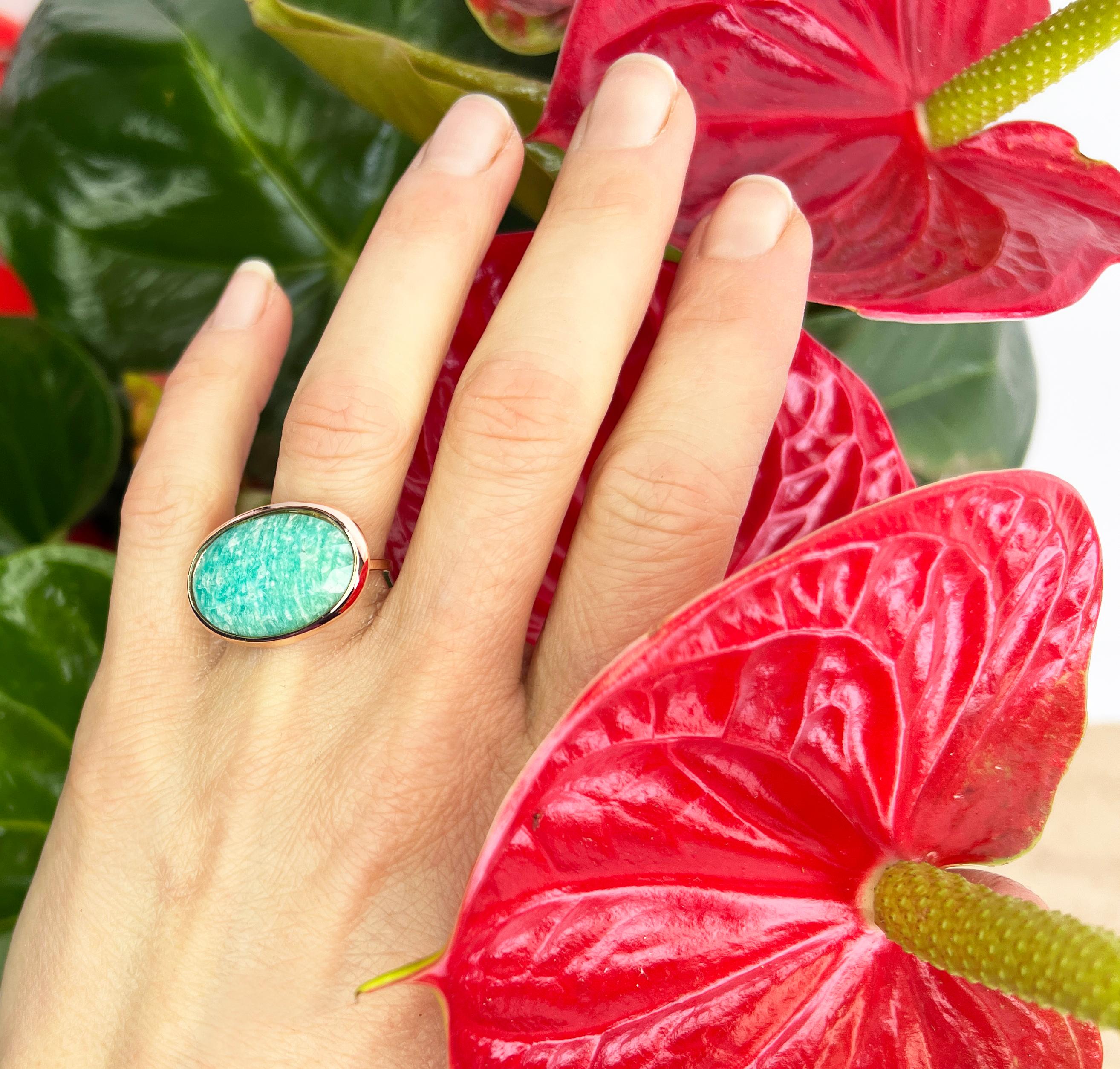 Cabochon 9Kt  Rose Gold Natural Stone Fashion Cocktail Engagement Fashion Modern Ring For Sale