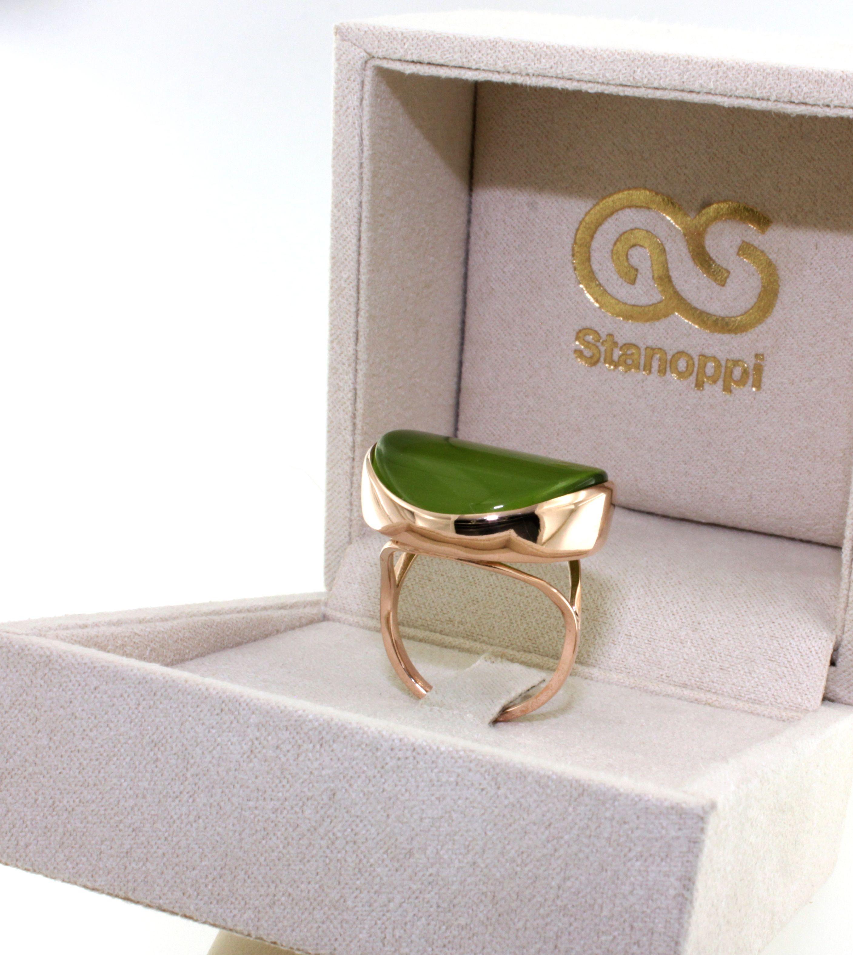 Women's or Men's 9Kt  Rose Gold Natural Stone Fashion Cocktail Engagement Modern Ring For Sale