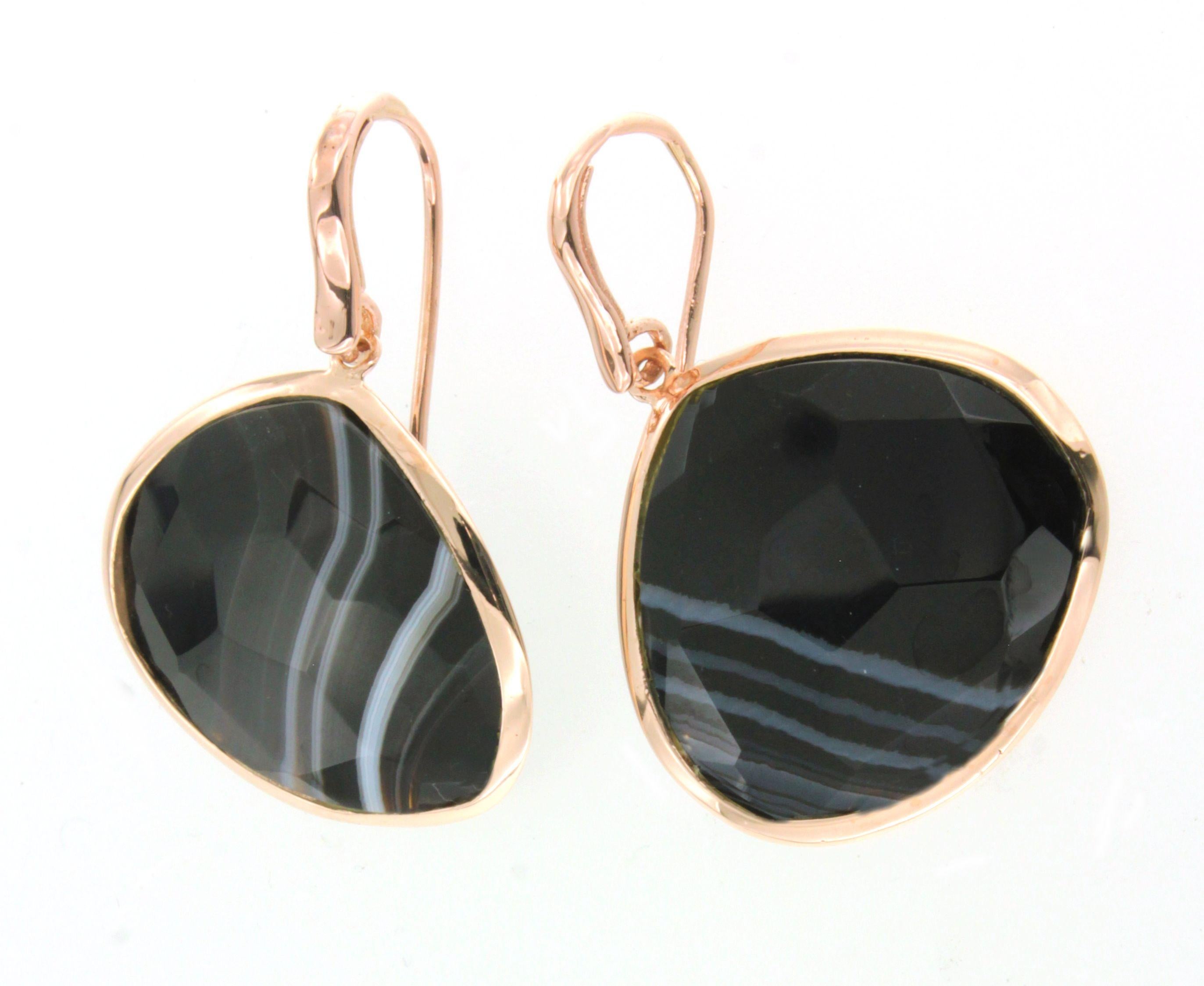 9Kt Rose Gold Natural Stones Onyx Fashion Modern Design Drop Stud  Earrings For Sale 1