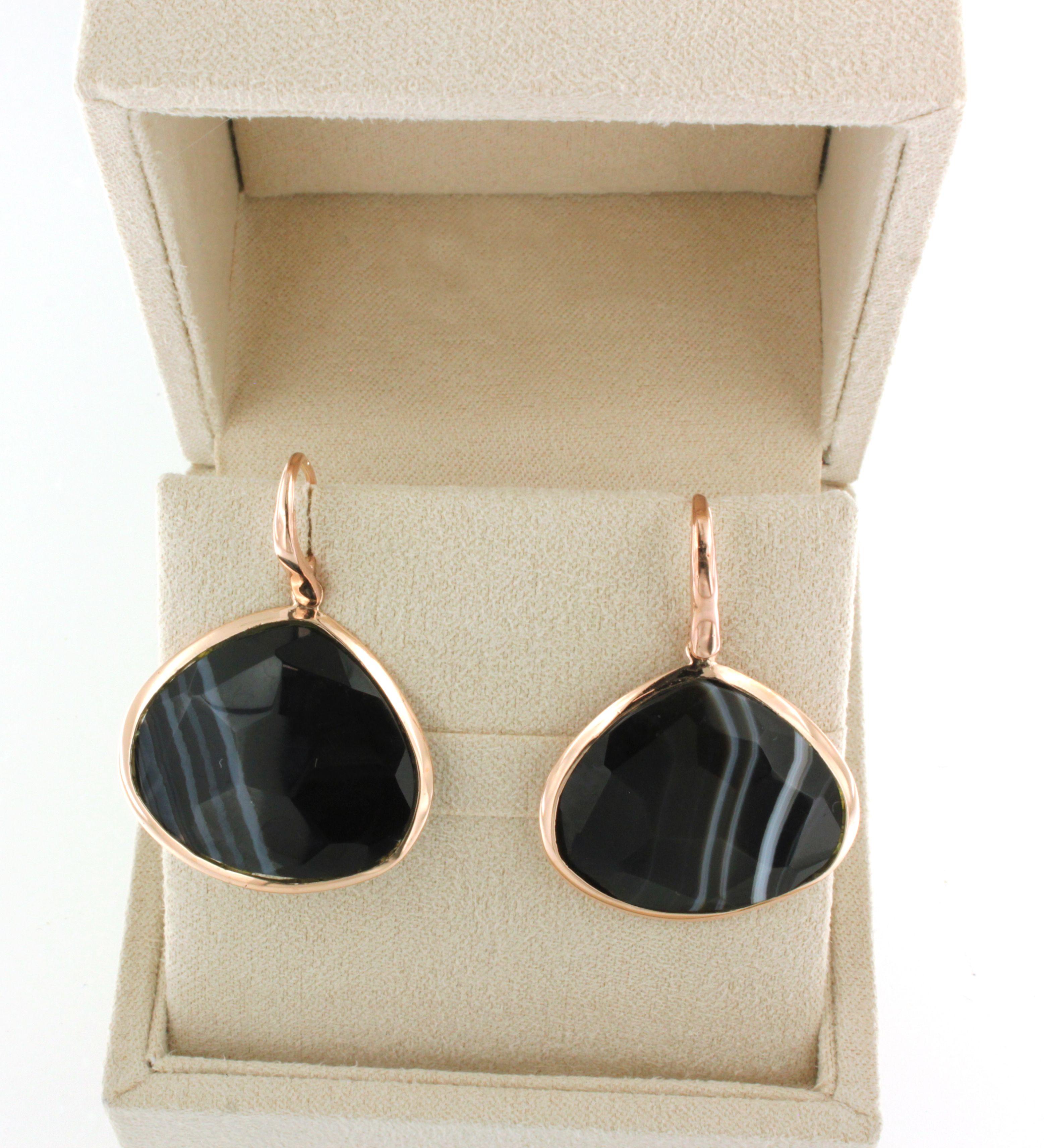 9Kt Rose Gold Natural Stones Onyx Fashion Modern Design Drop Stud  Earrings For Sale 3